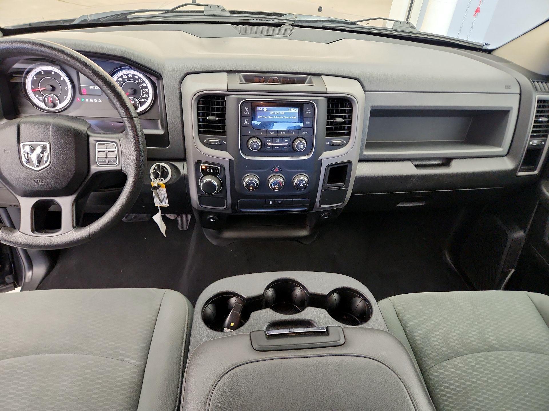 Thumbnail: 2020 RAM 1500 Classic - 9