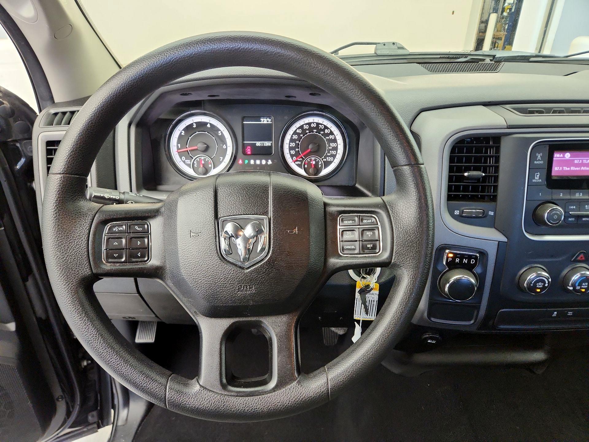 Thumbnail: 2020 RAM 1500 Classic - 10