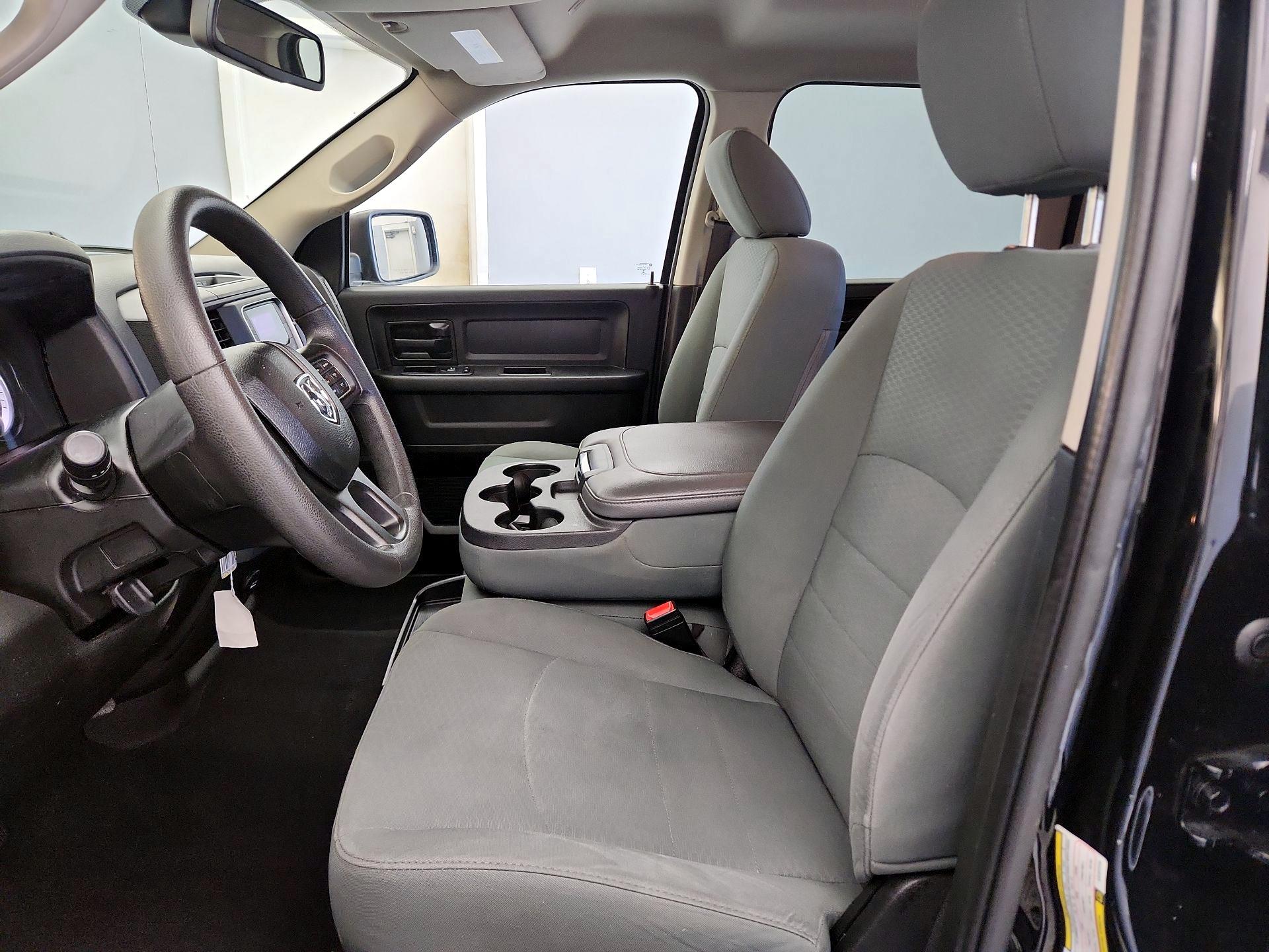 Thumbnail: 2020 RAM 1500 Classic - 11