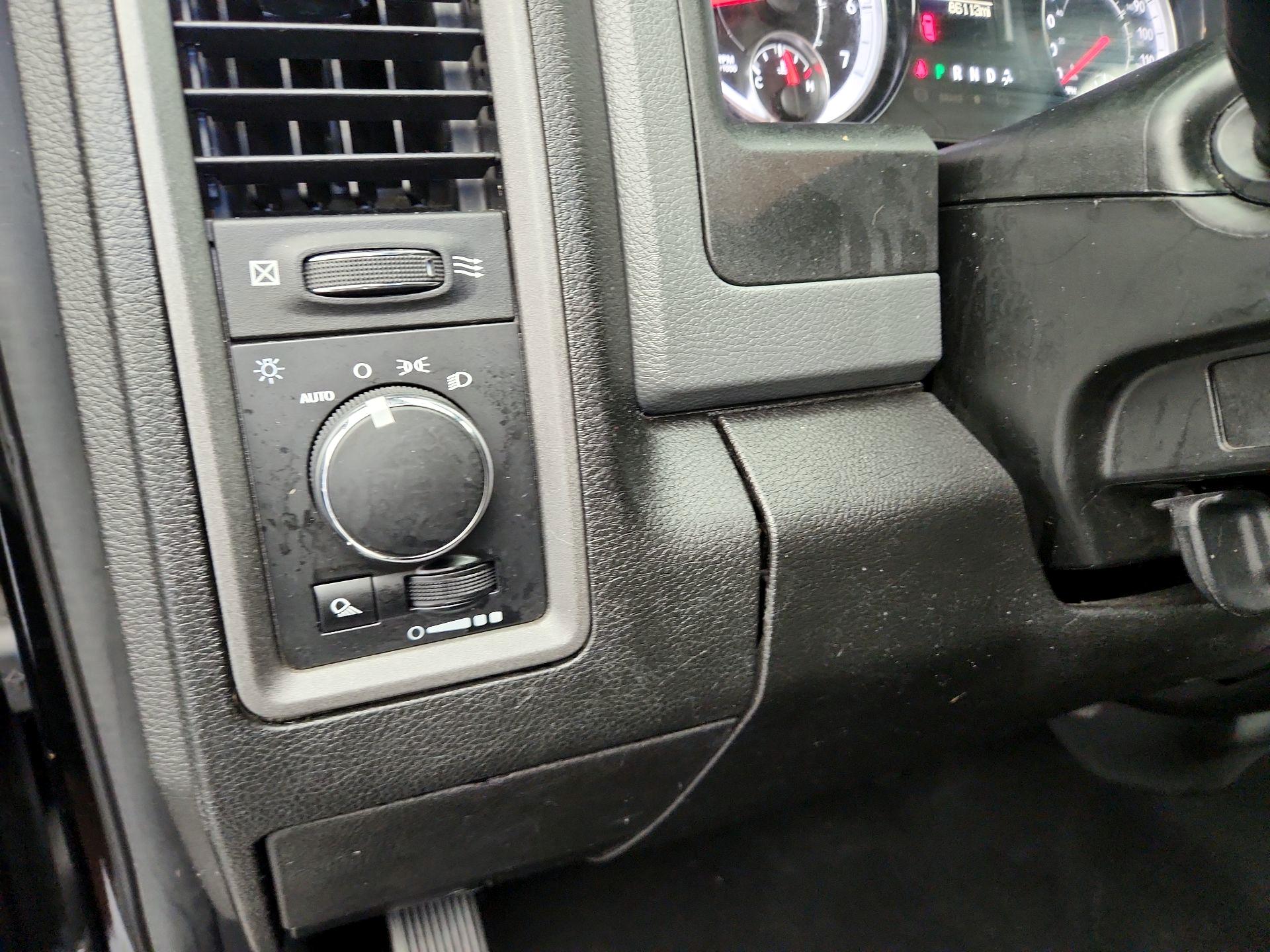 Thumbnail: 2020 RAM 1500 Classic - 13