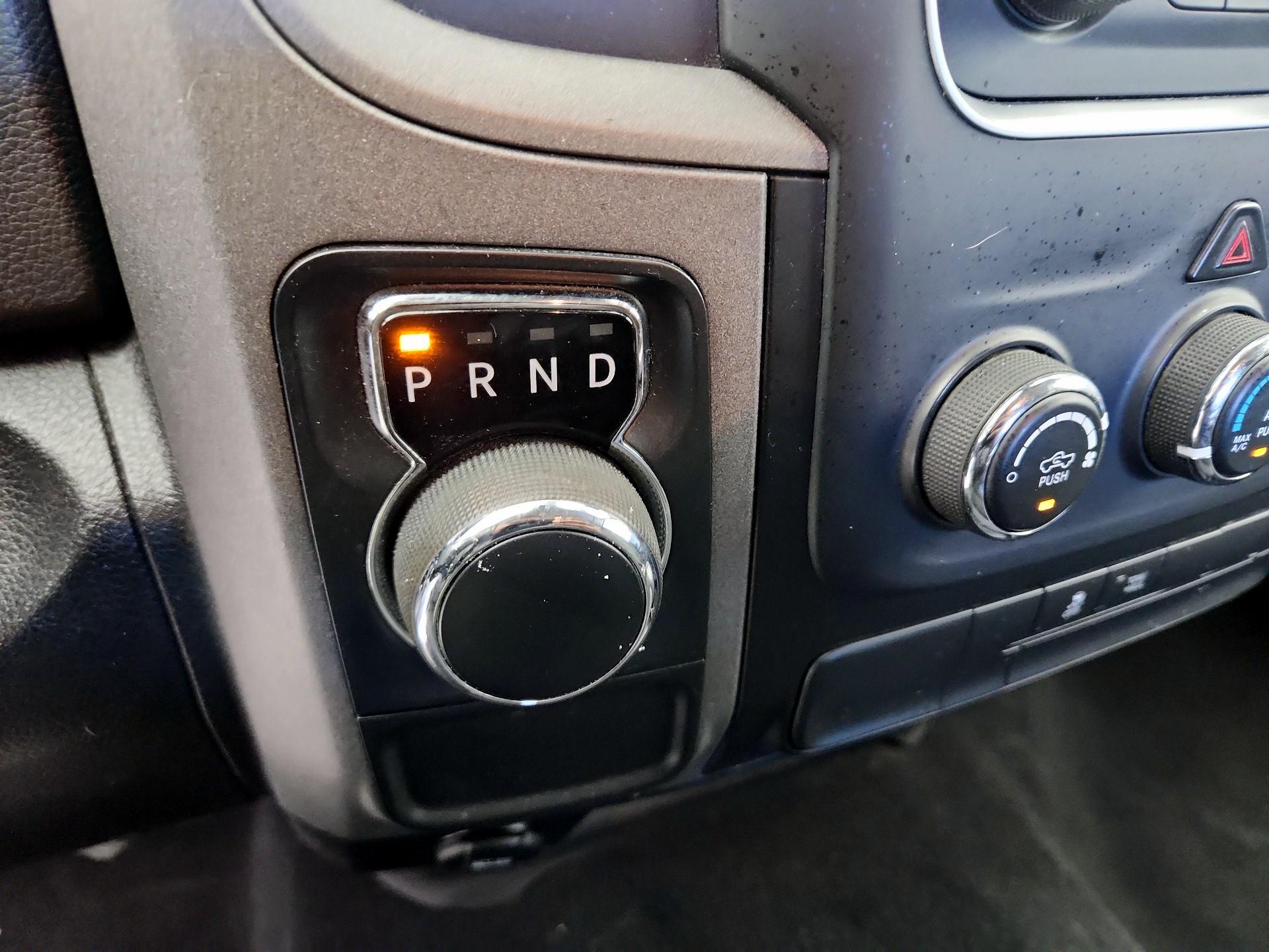 Thumbnail: 2020 RAM 1500 Classic - 16