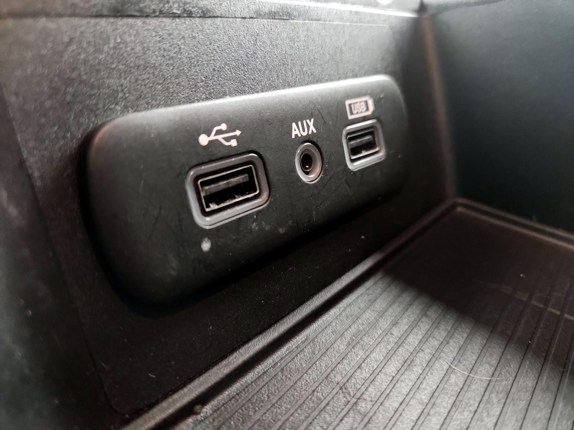 Thumbnail: 2020 RAM 1500 Classic - 17