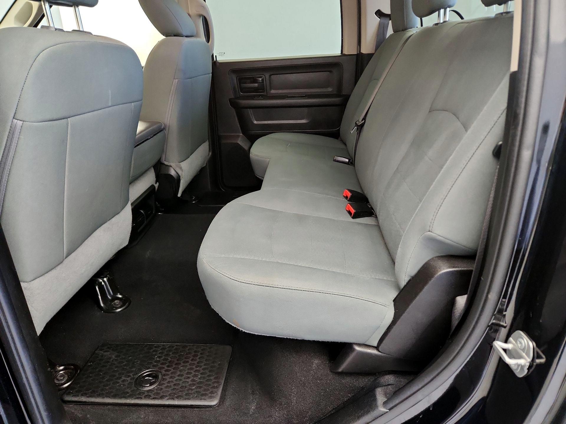 Thumbnail: 2020 RAM 1500 Classic - 18