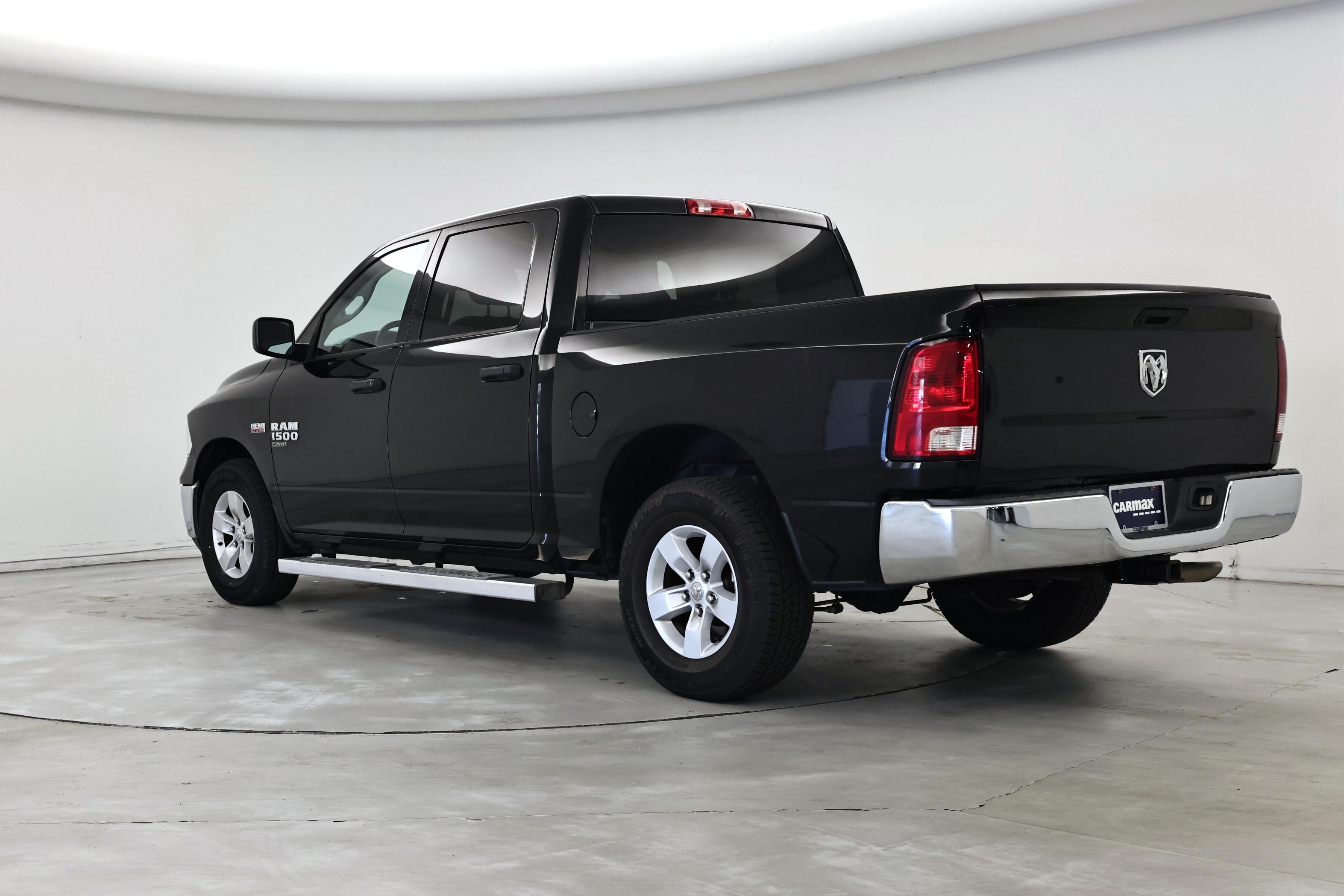 Thumbnail: 2020 RAM 1500 Classic - 2