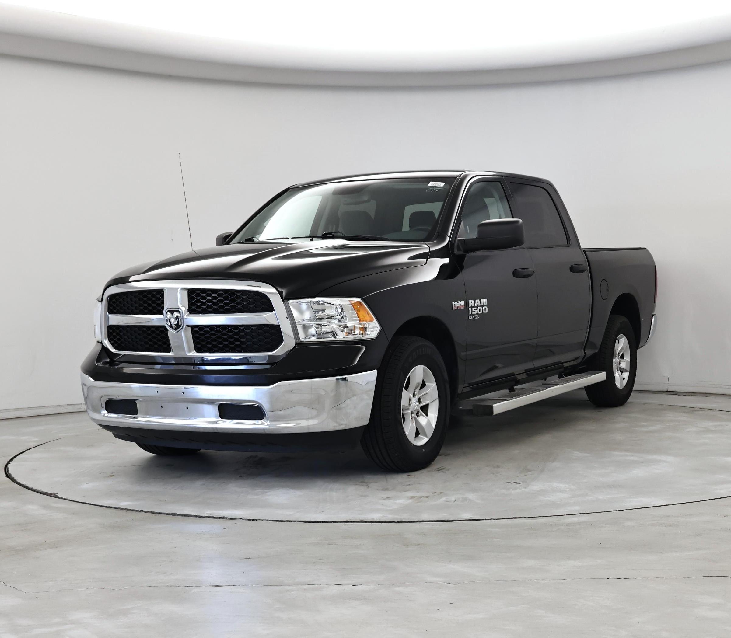 Thumbnail: 2020 RAM 1500 Classic - 4