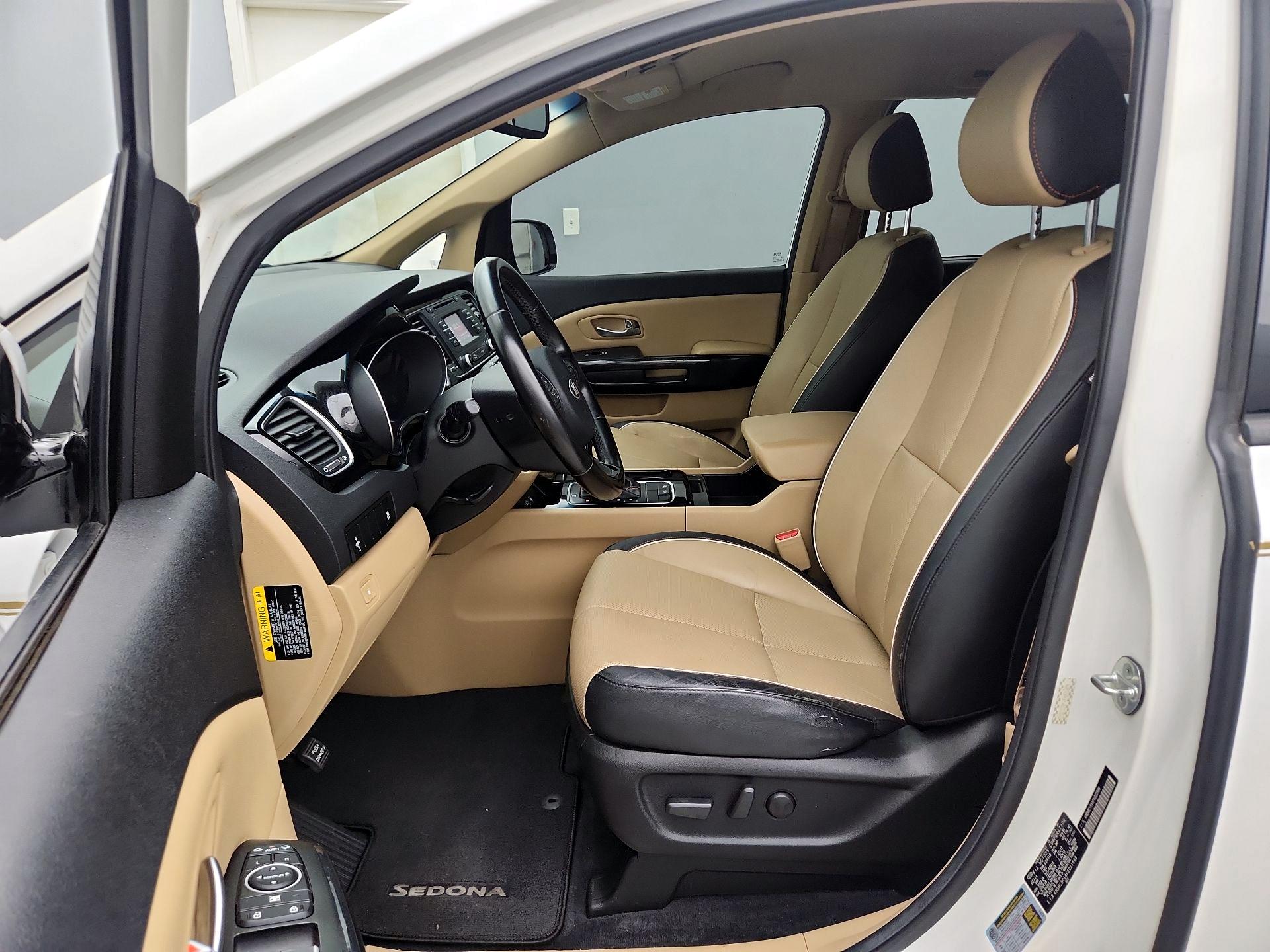 Thumbnail: 2015 Kia Sedona - 11