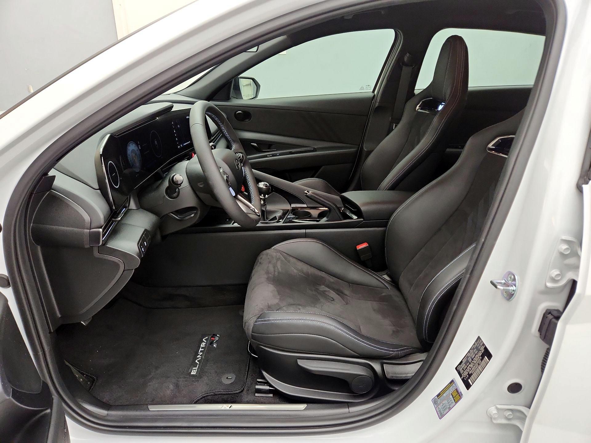 Thumbnail: 2025 Hyundai Elantra - 11