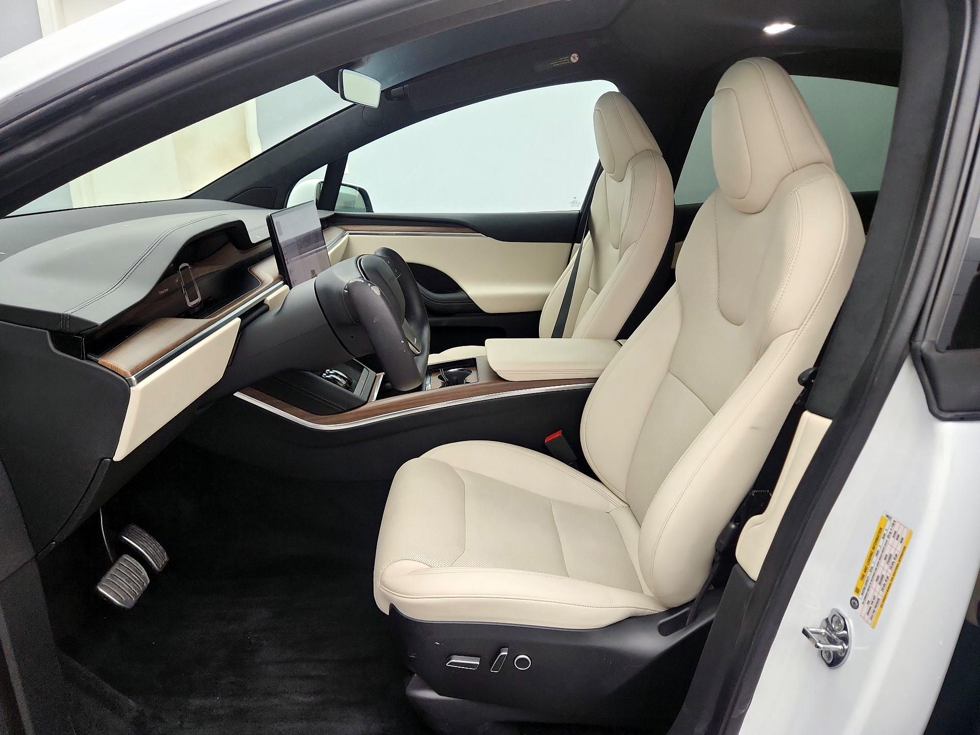 Thumbnail: 2022 Tesla Model X - 11