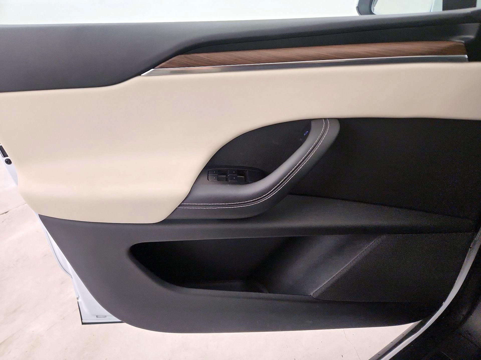 Thumbnail: 2022 Tesla Model X - 12