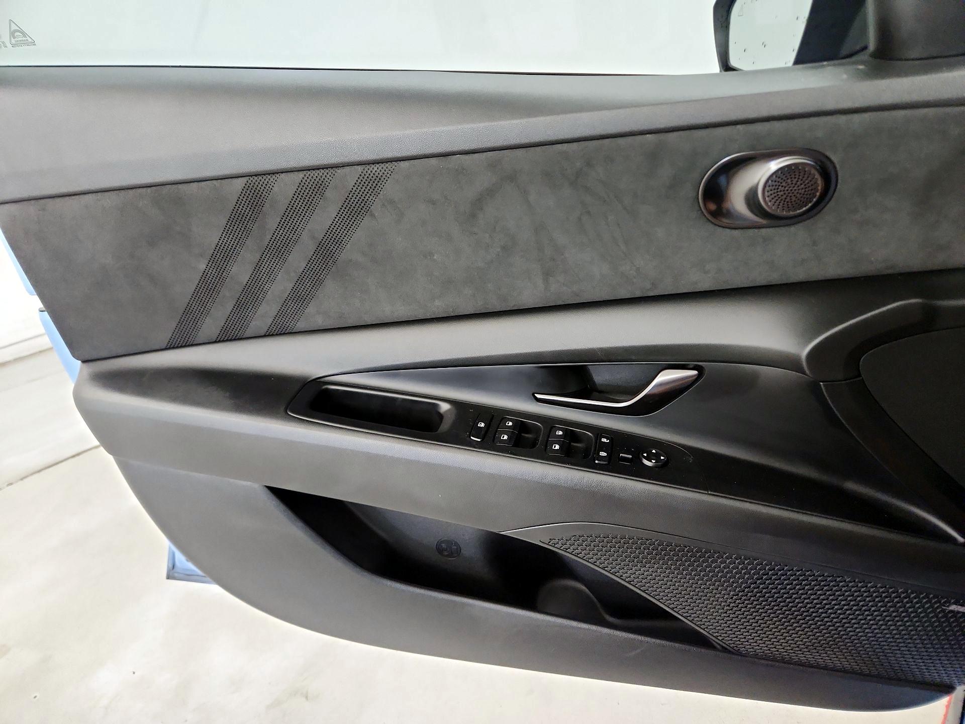 Thumbnail: 2022 Hyundai Elantra - 12