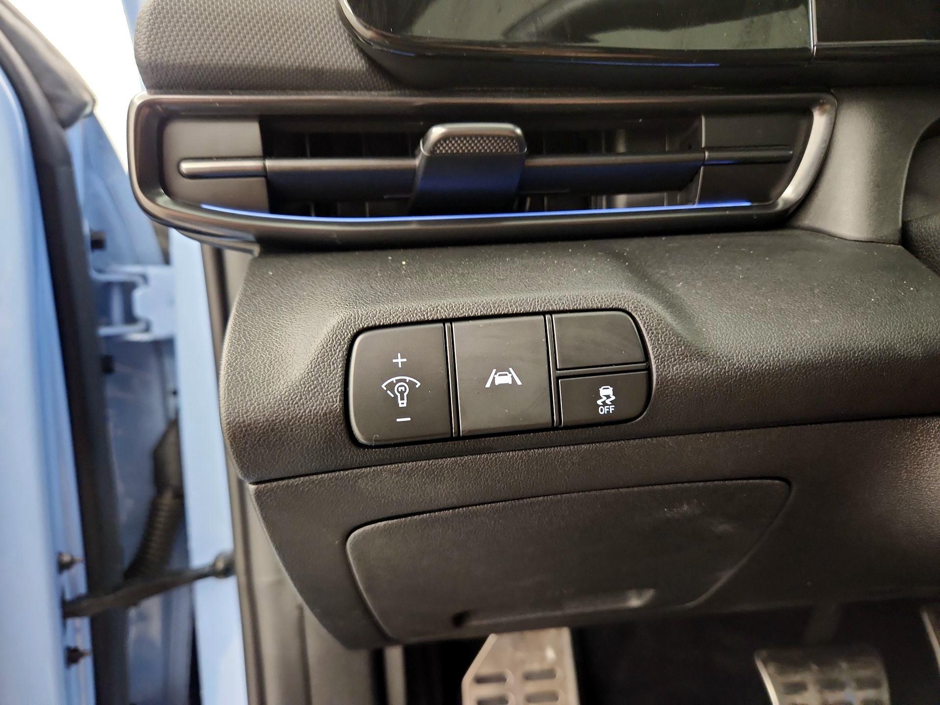 Thumbnail: 2022 Hyundai Elantra - 13