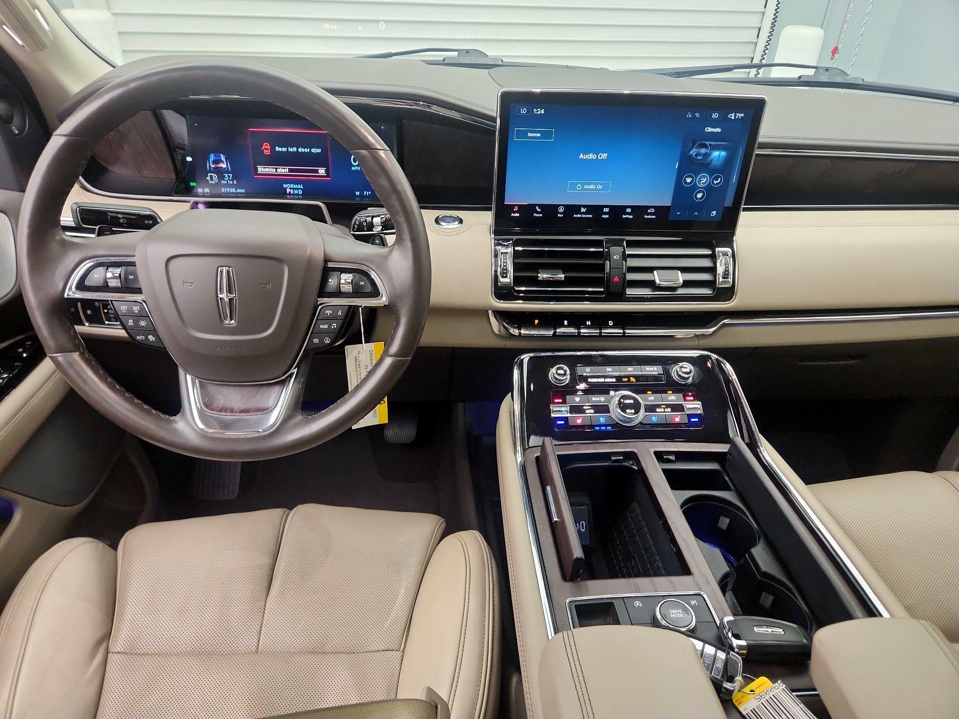 Thumbnail: 2023 Lincoln Navigator - 9