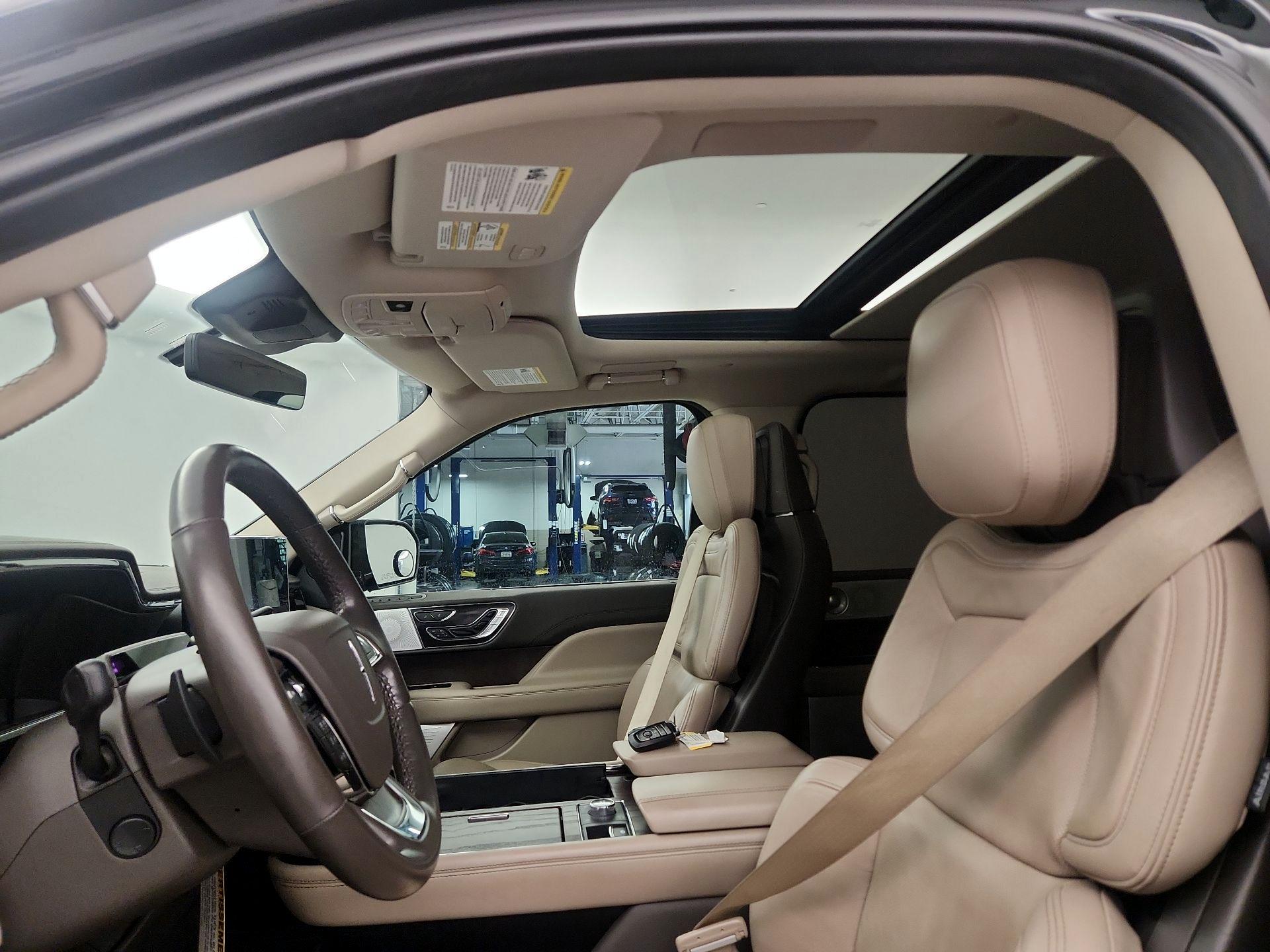 Thumbnail: 2023 Lincoln Navigator - 20