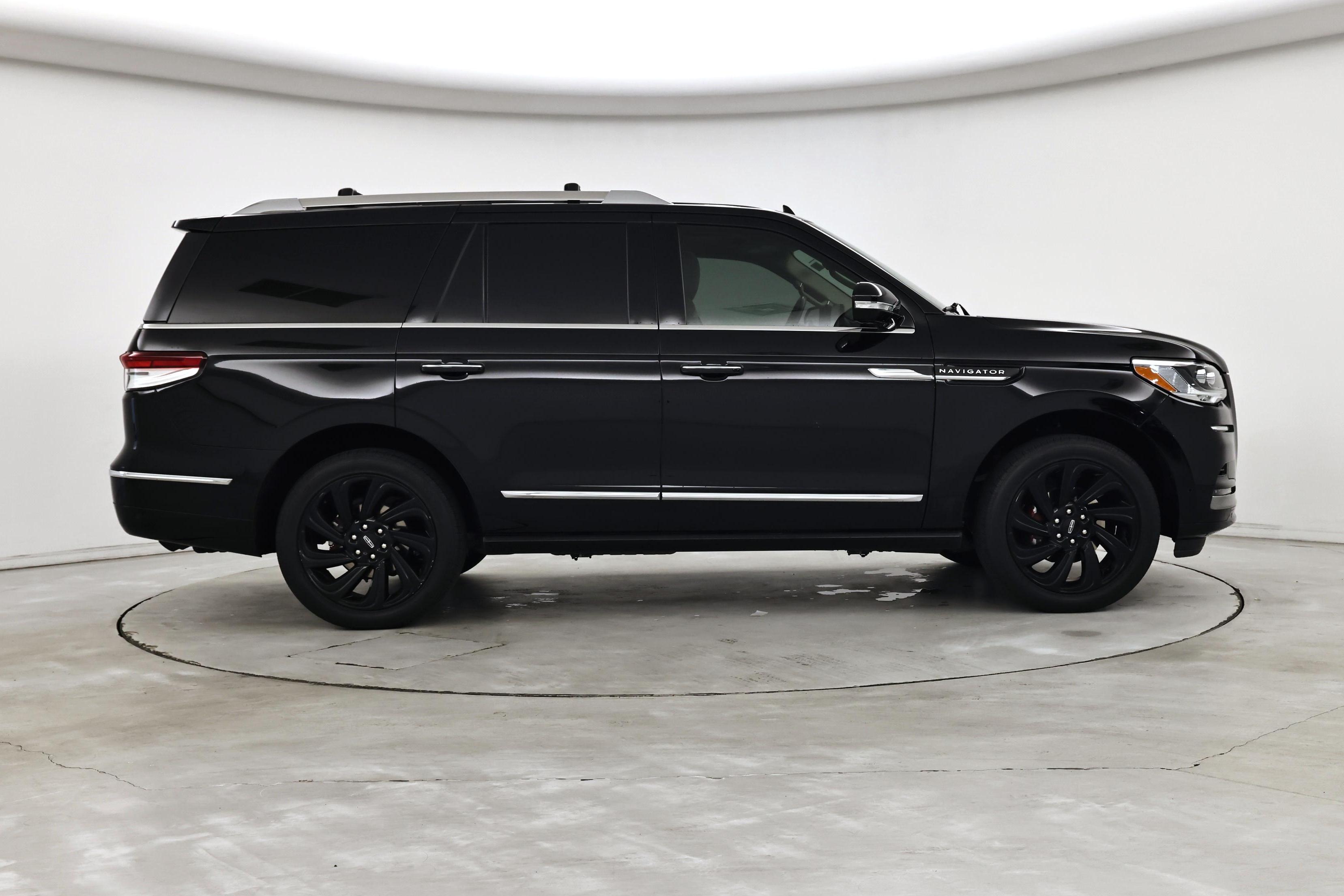 Thumbnail: 2023 Lincoln Navigator - 7