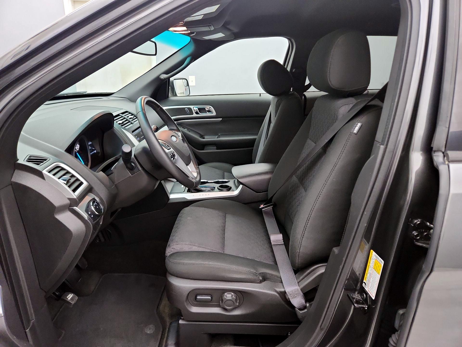 Thumbnail: 2015 Ford Explorer - 11