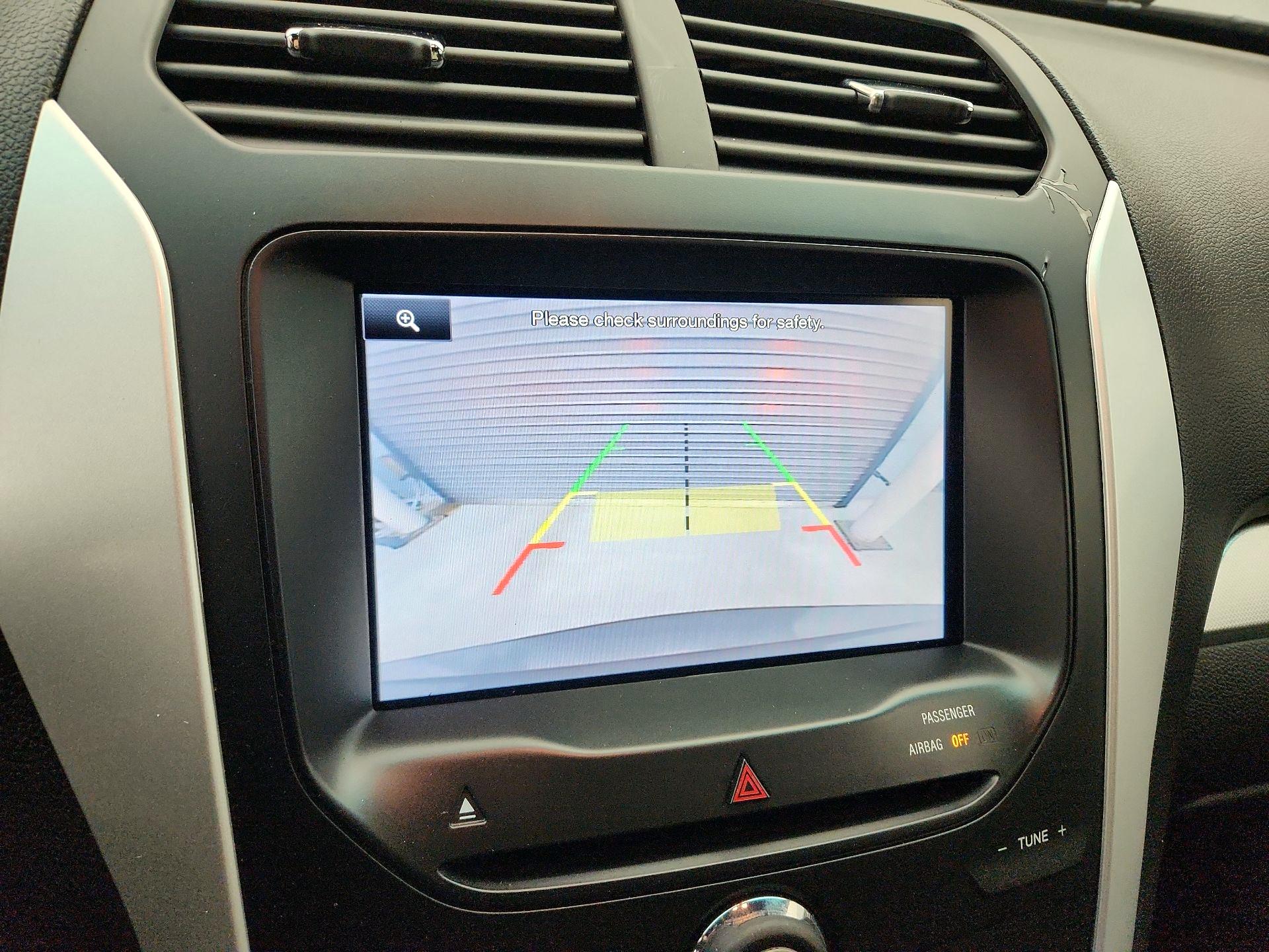 Thumbnail: 2015 Ford Explorer - 14