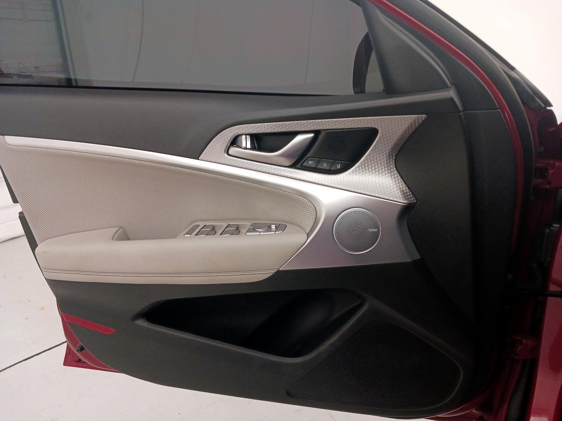 Thumbnail: 2023 Genesis G70 - 12