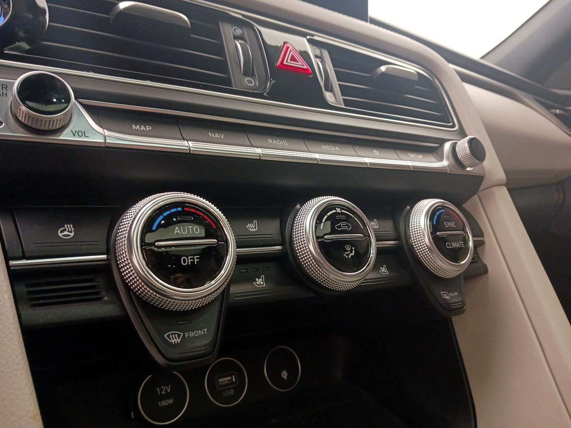 Thumbnail: 2023 Genesis G70 - 17