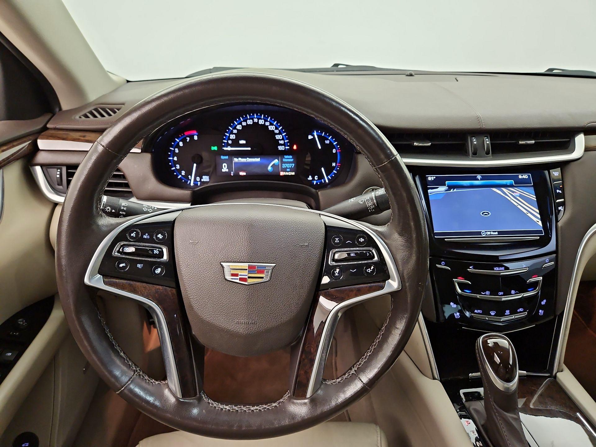 Thumbnail: 2016 Cadillac XTS - 10
