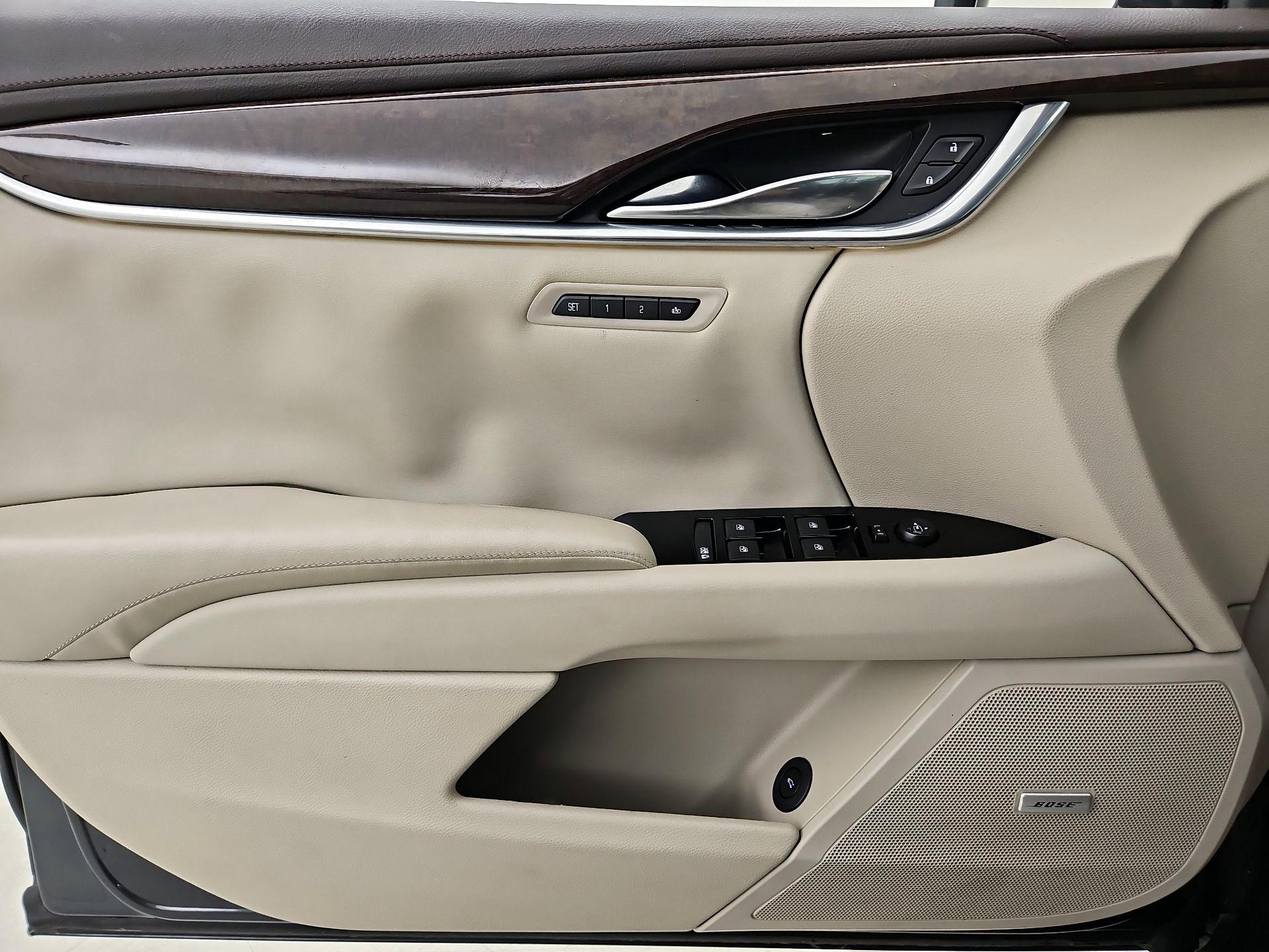 Thumbnail: 2016 Cadillac XTS - 12