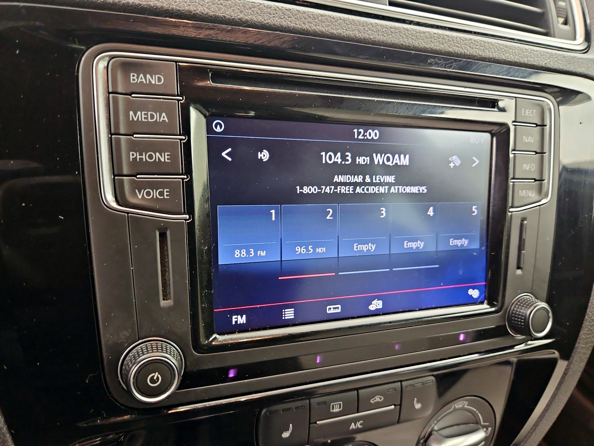 Thumbnail: 2016 Volkswagen Jetta - 16