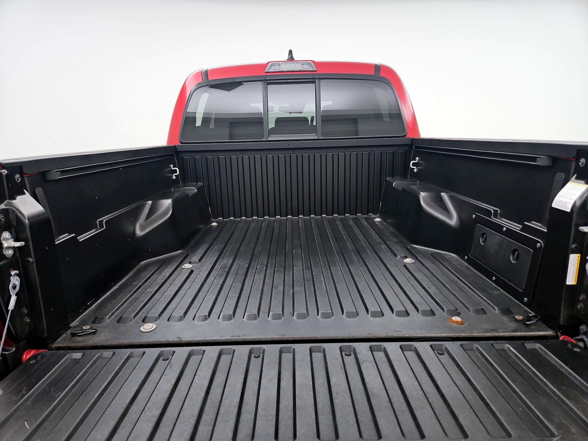 Thumbnail: 2022 Toyota Tacoma - 20
