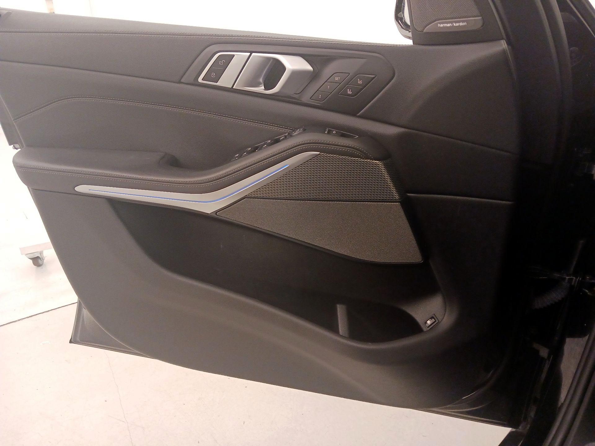 Thumbnail: 2021 BMW X5 - 12