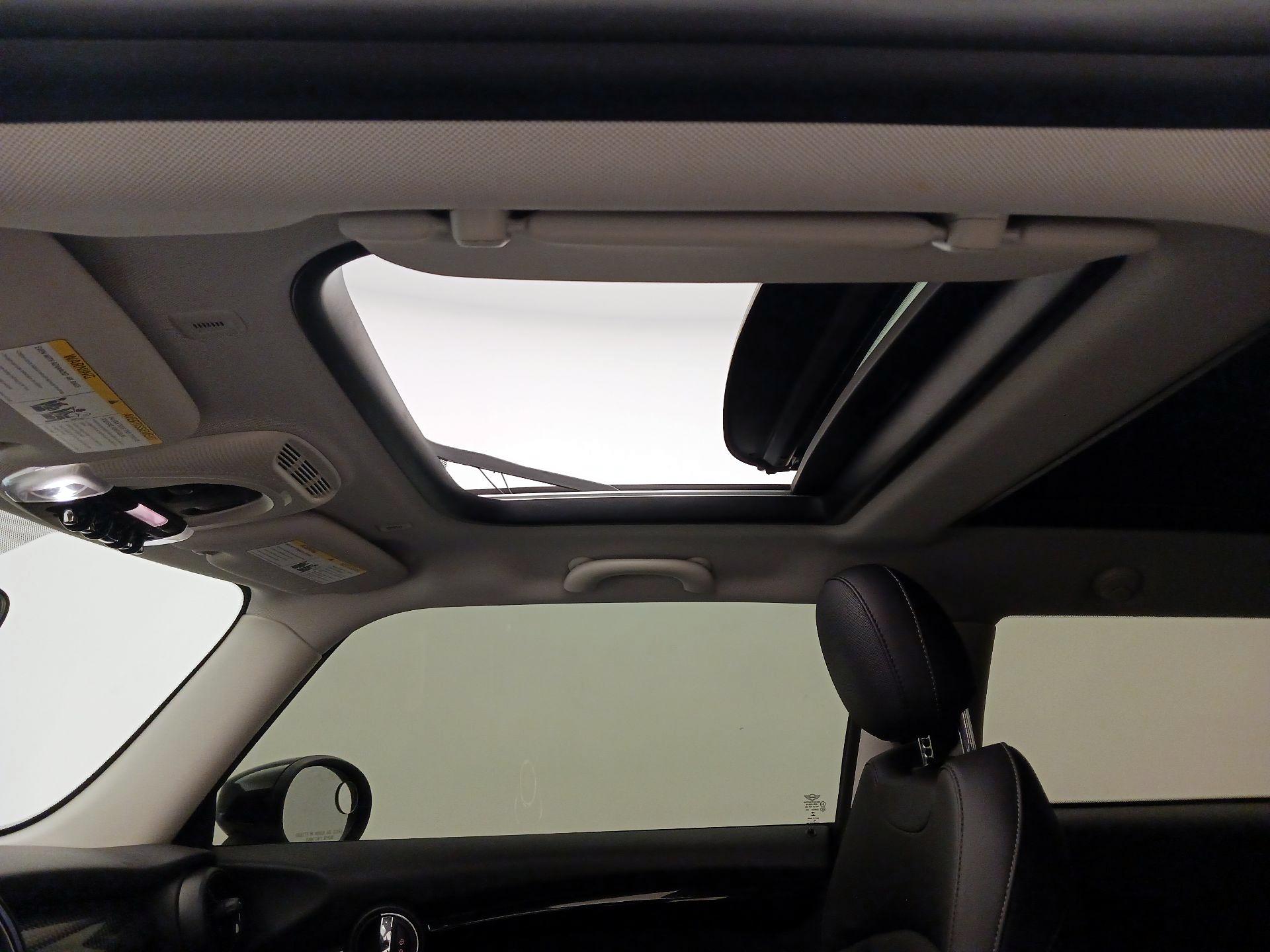 Thumbnail: 2021 MINI Cooper Hardtop - 20