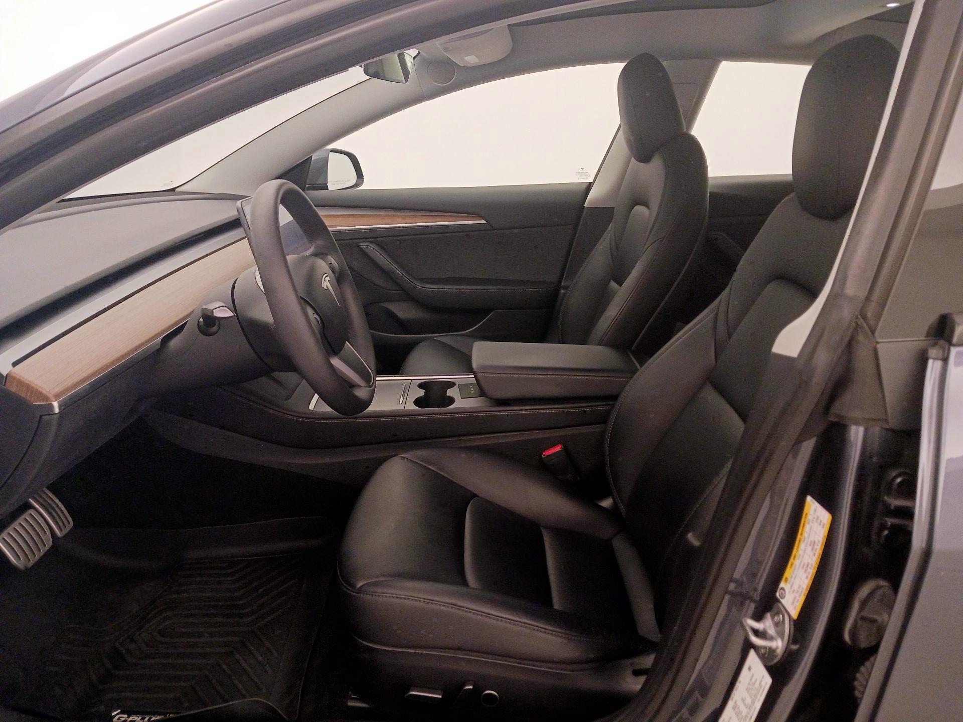 Thumbnail: 2022 Tesla Model 3 - 11