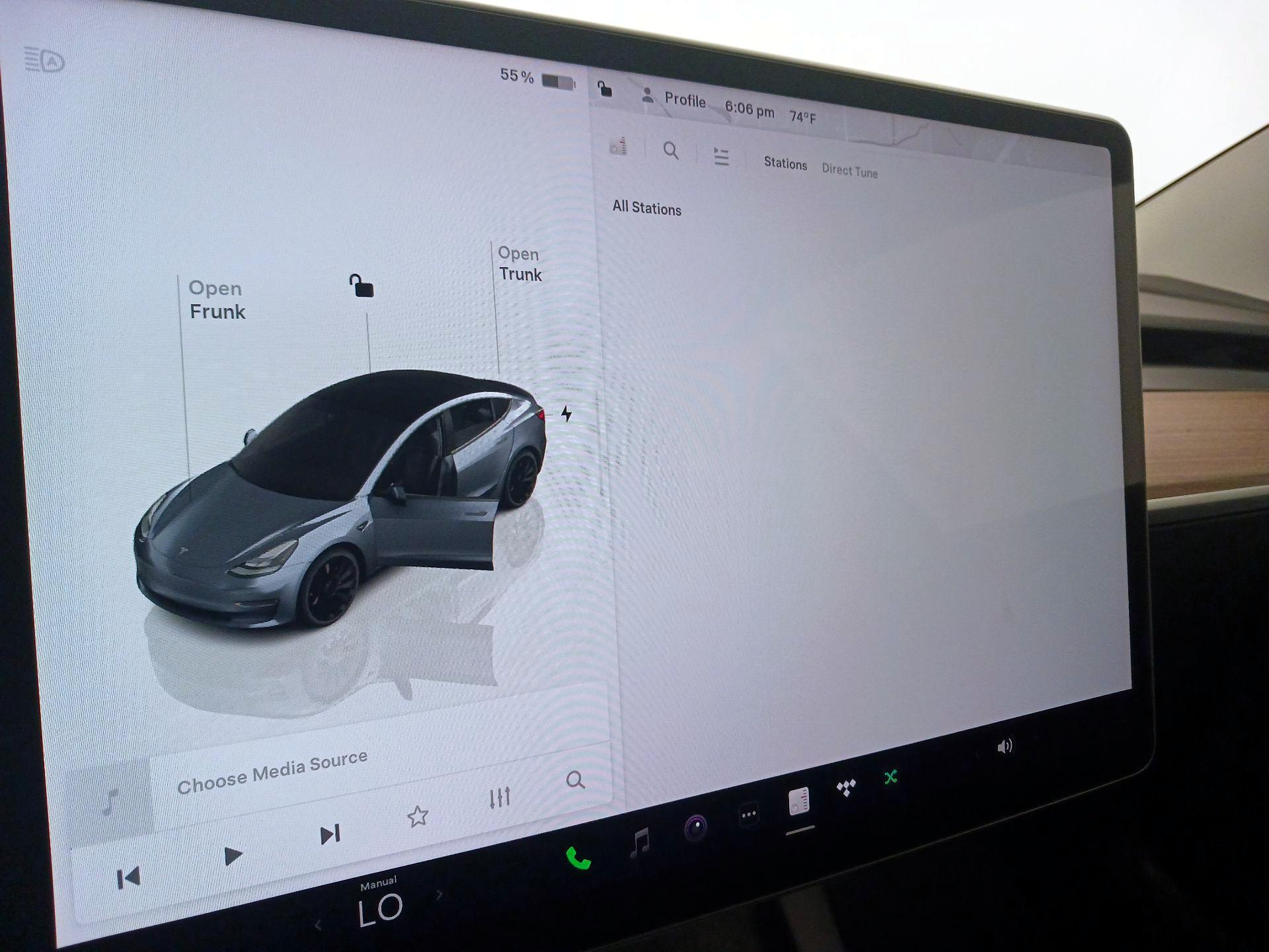 Thumbnail: 2022 Tesla Model 3 - 15