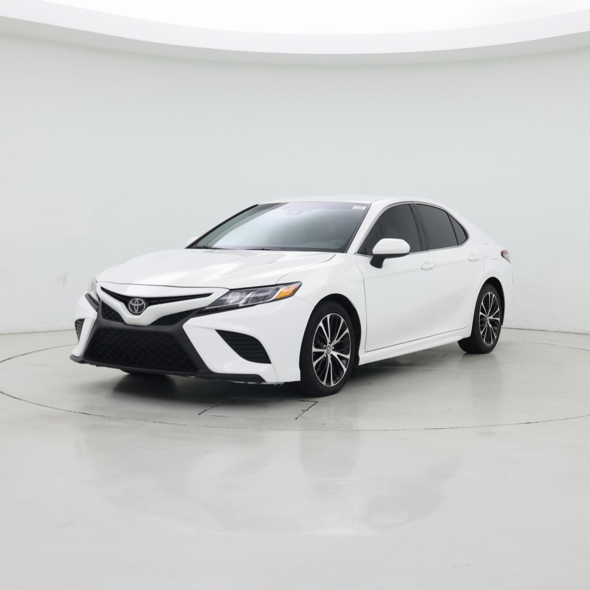 Thumbnail: 2018 Toyota Camry - 4