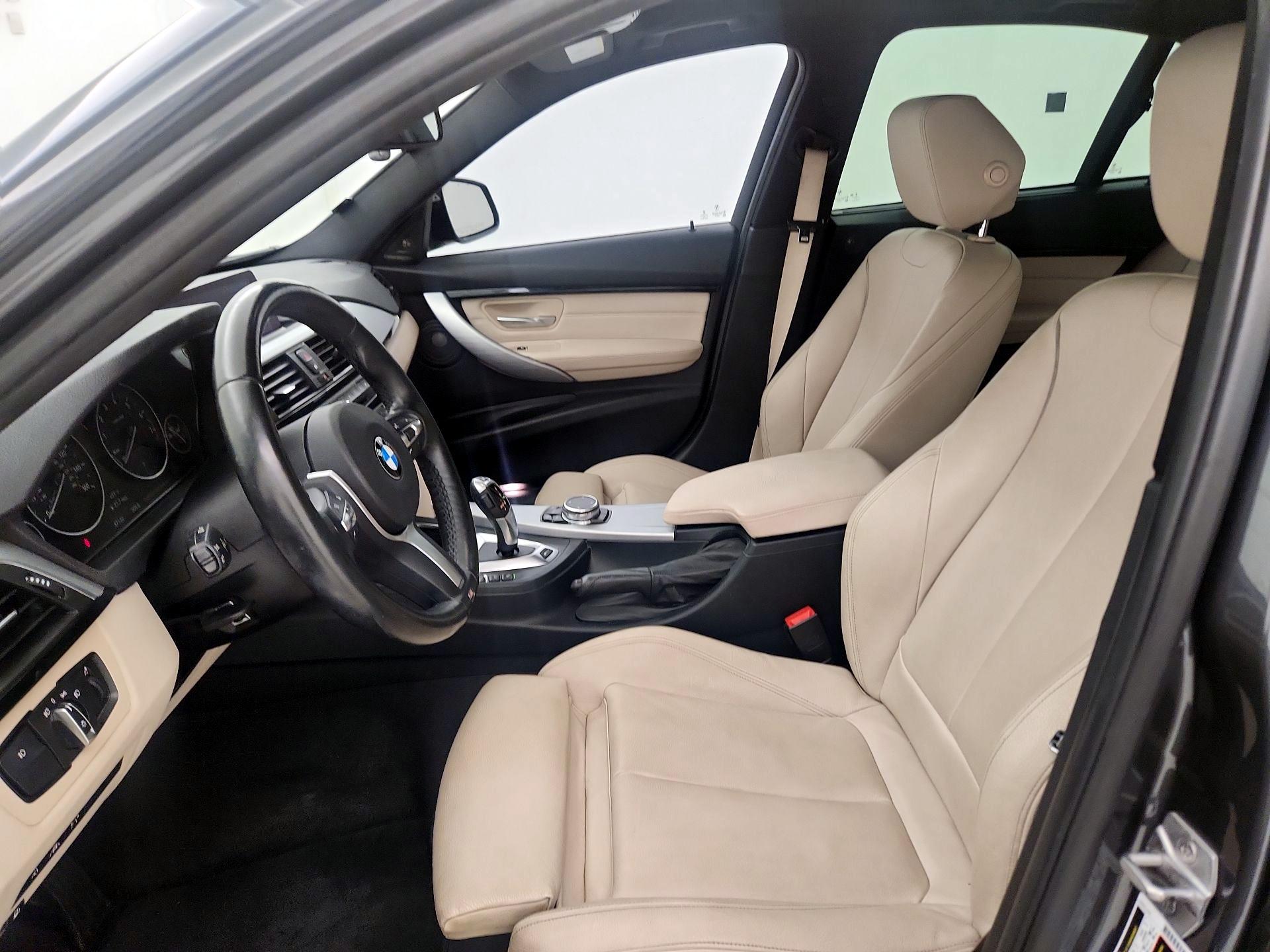 Thumbnail: 2017 BMW 3 Series - 11