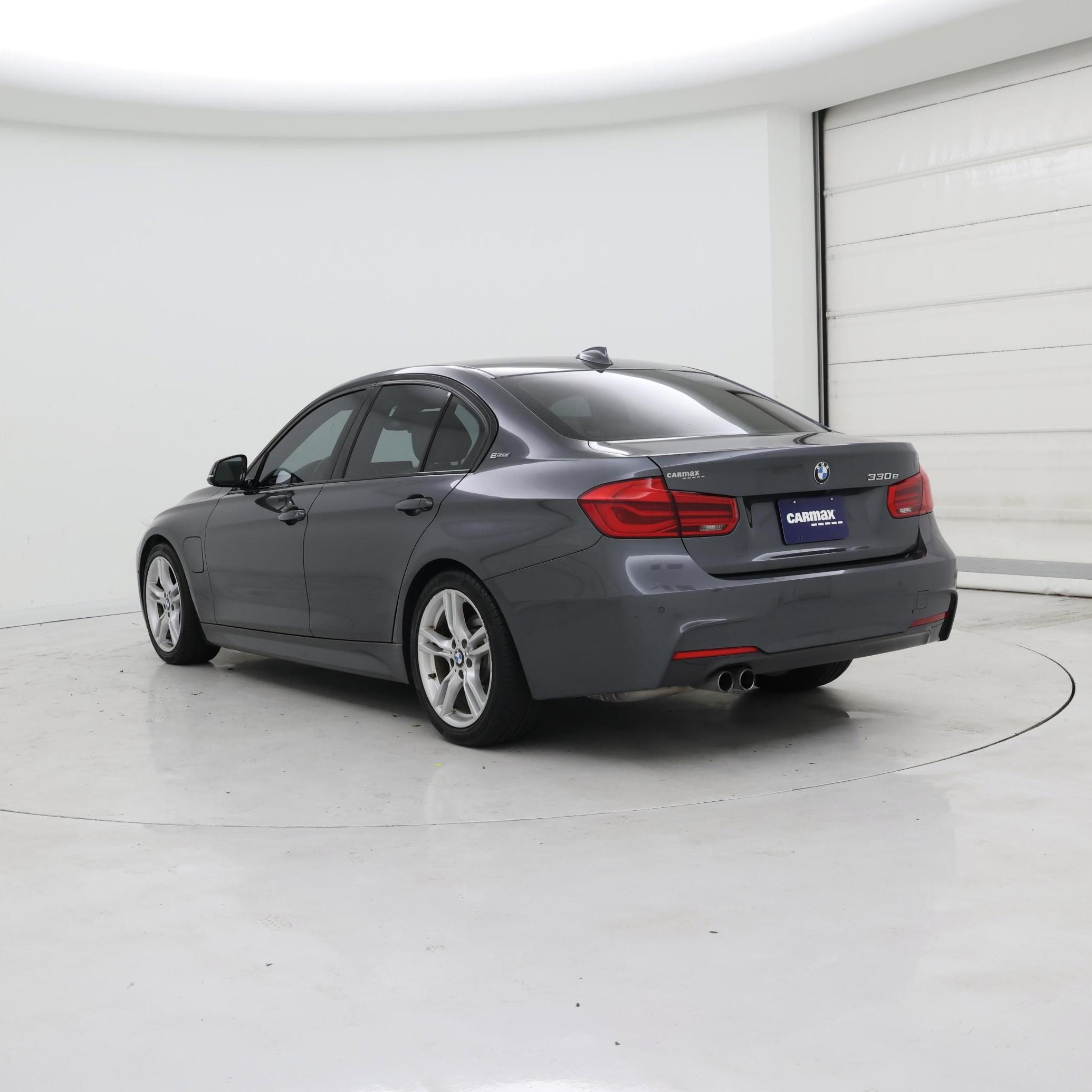 Thumbnail: 2017 BMW 3 Series - 2