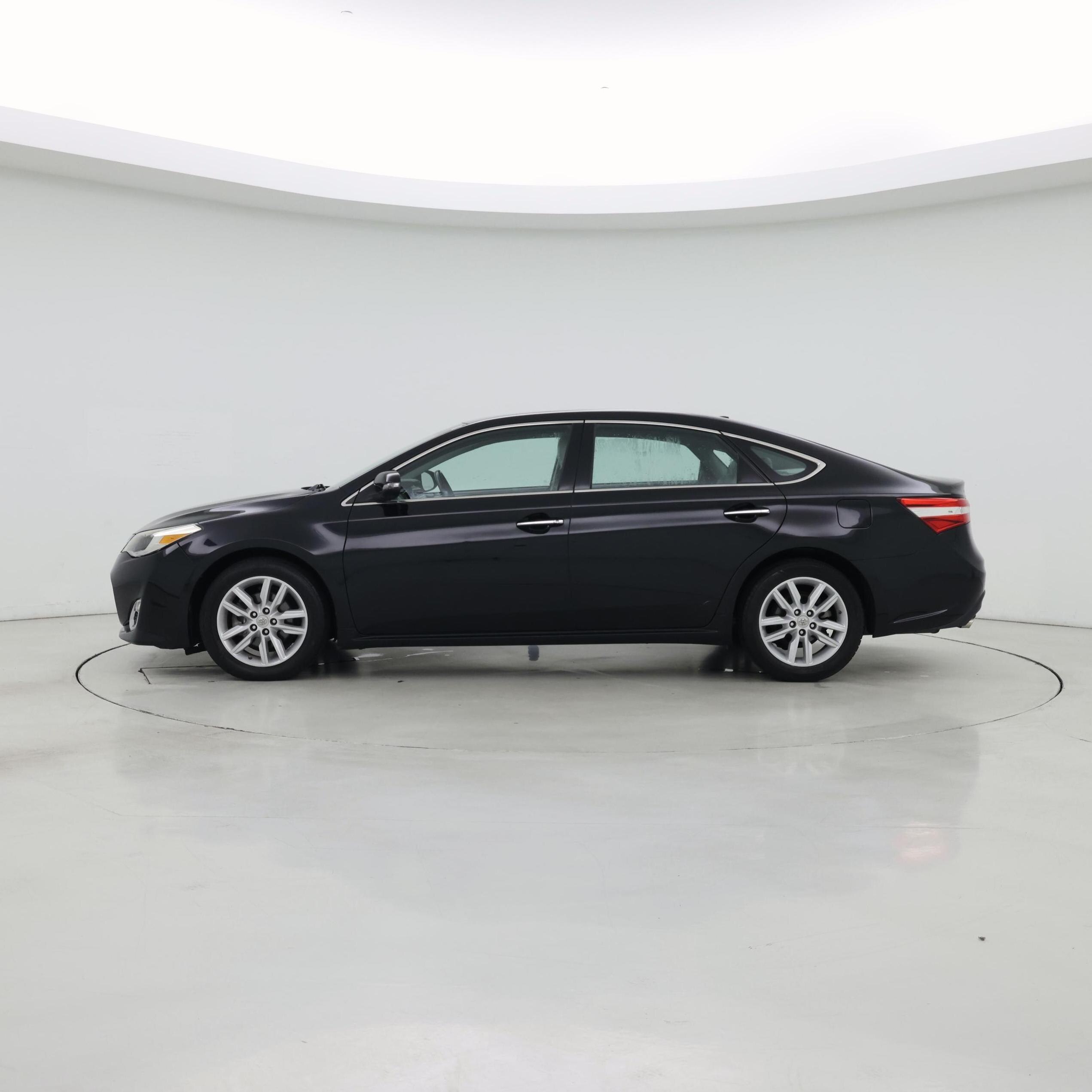 Thumbnail: 2015 Toyota Avalon - 3