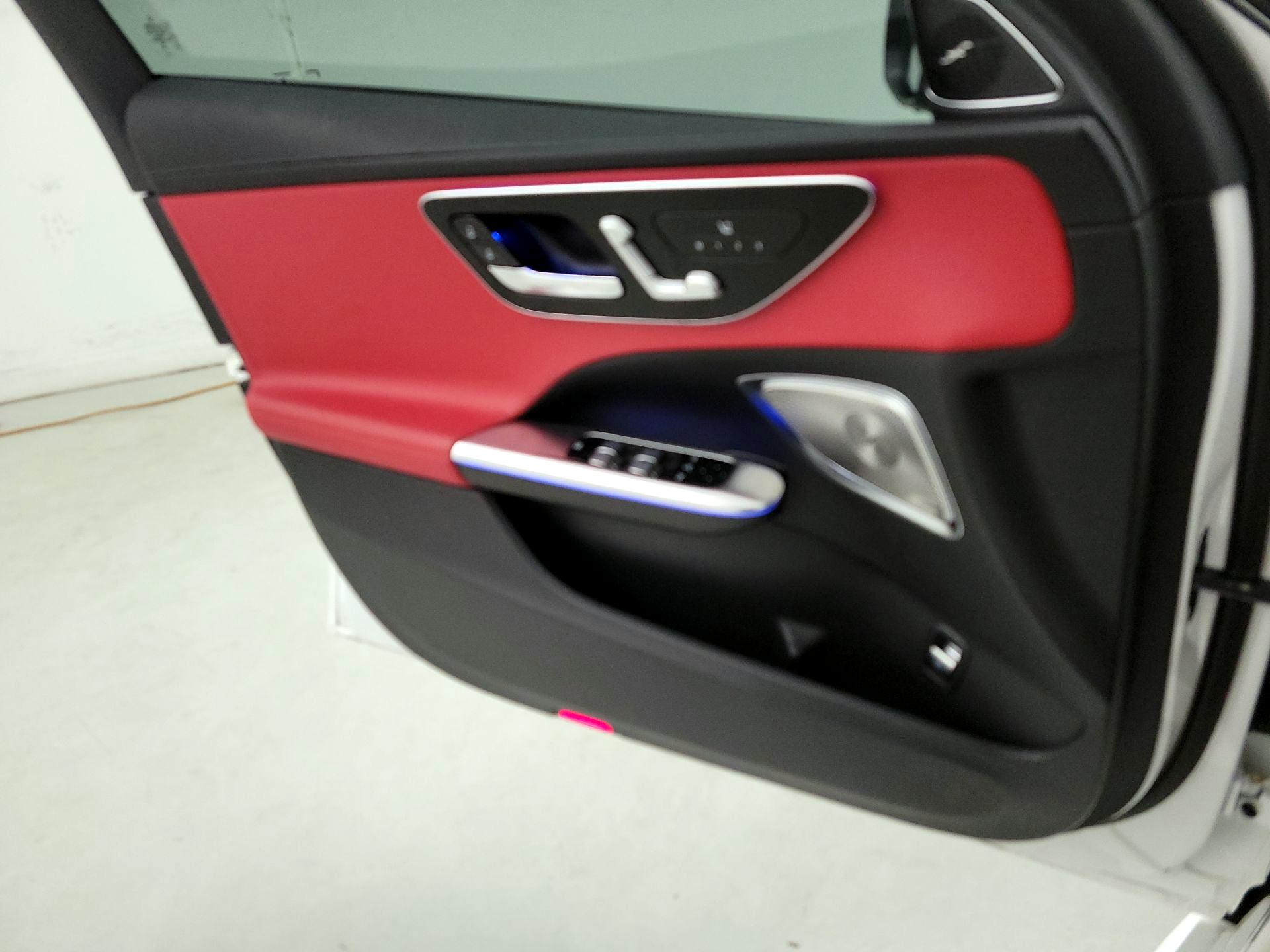 Thumbnail: 2023 Mercedes-Benz C-Class - 10