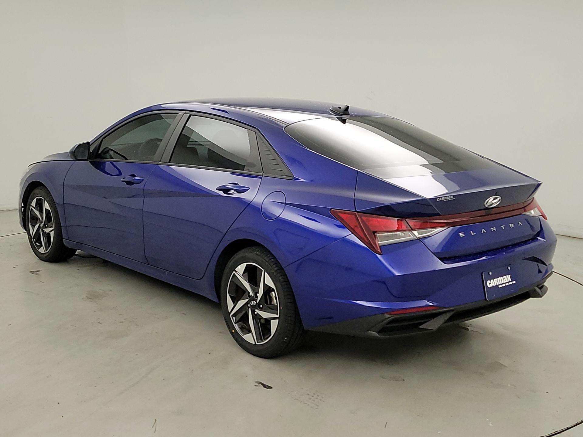 Thumbnail: 2023 Hyundai Elantra - 7