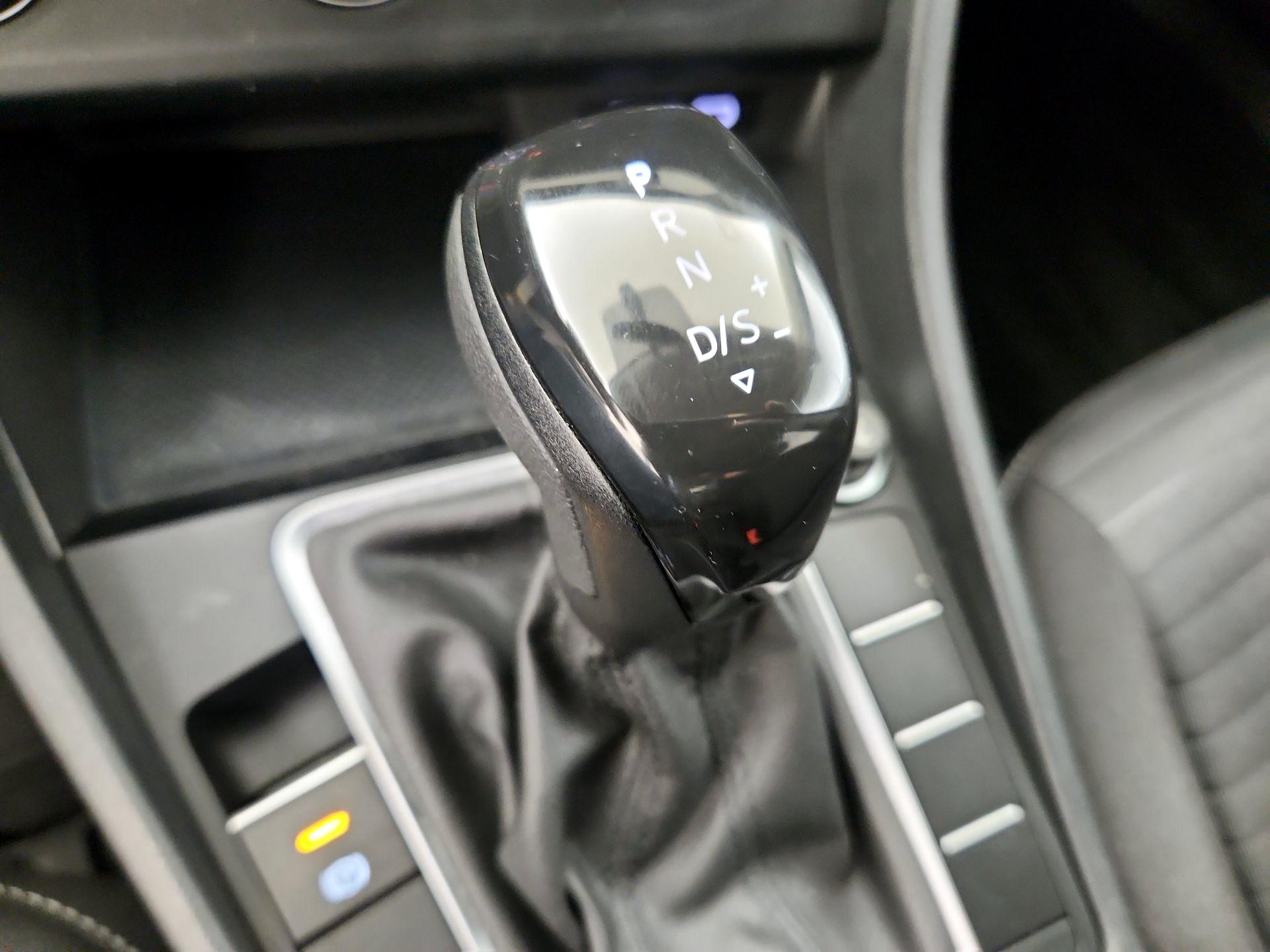 Thumbnail: 2023 Volkswagen Jetta - 17