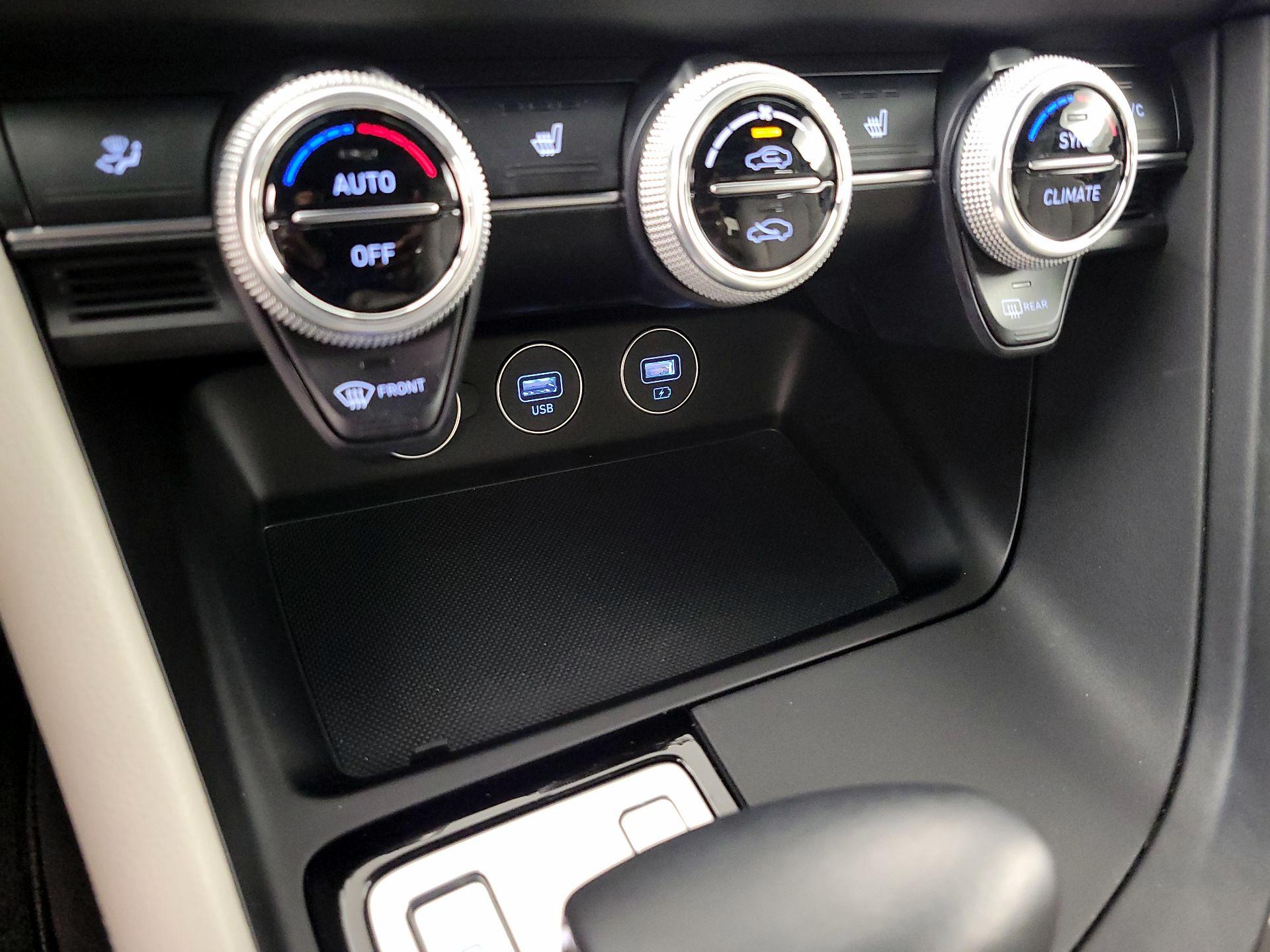 Thumbnail: 2023 Genesis G70 - 15