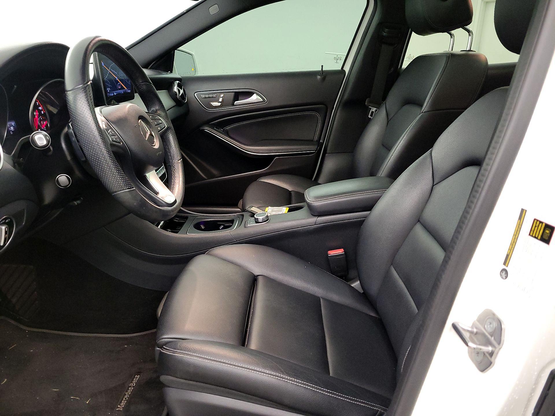 Thumbnail: 2020 Mercedes-Benz GLA - 11