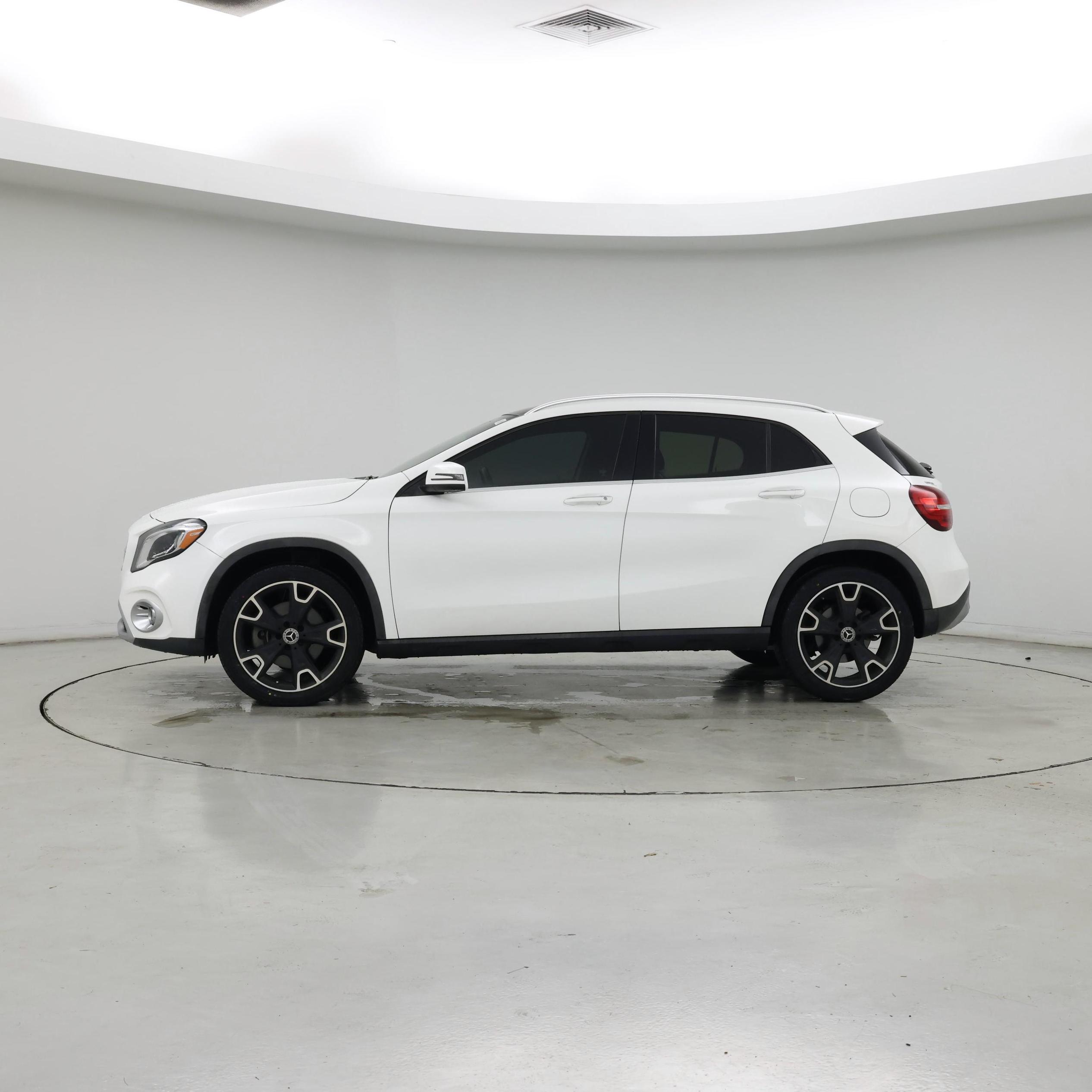 Thumbnail: 2020 Mercedes-Benz GLA - 3