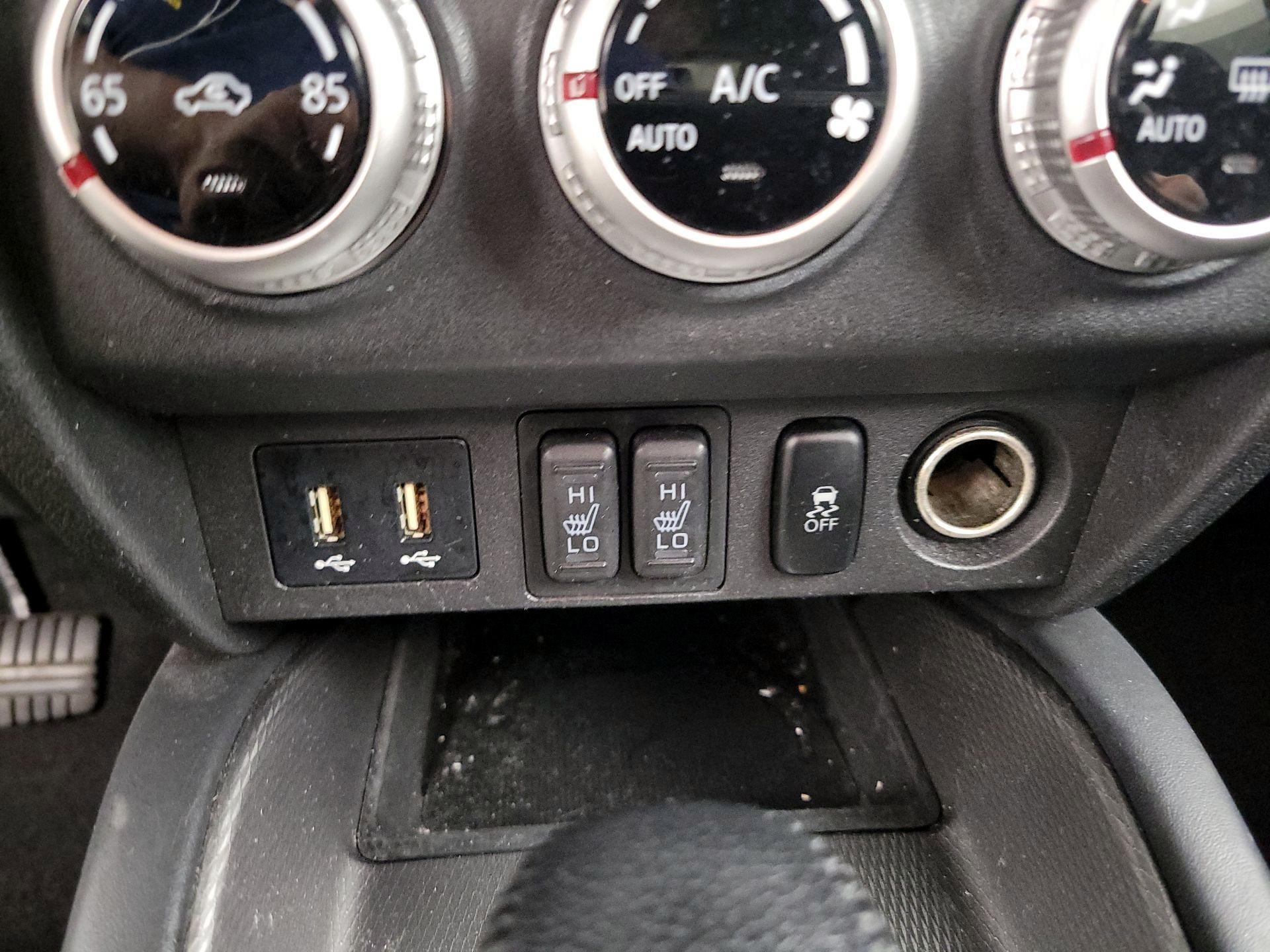 Thumbnail: 2021 Mitsubishi Outlander Sport - 16