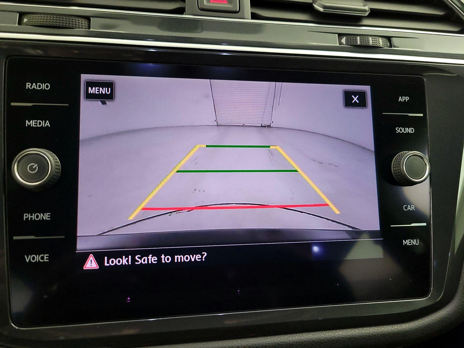 Thumbnail: 2020 Volkswagen Tiguan - 12