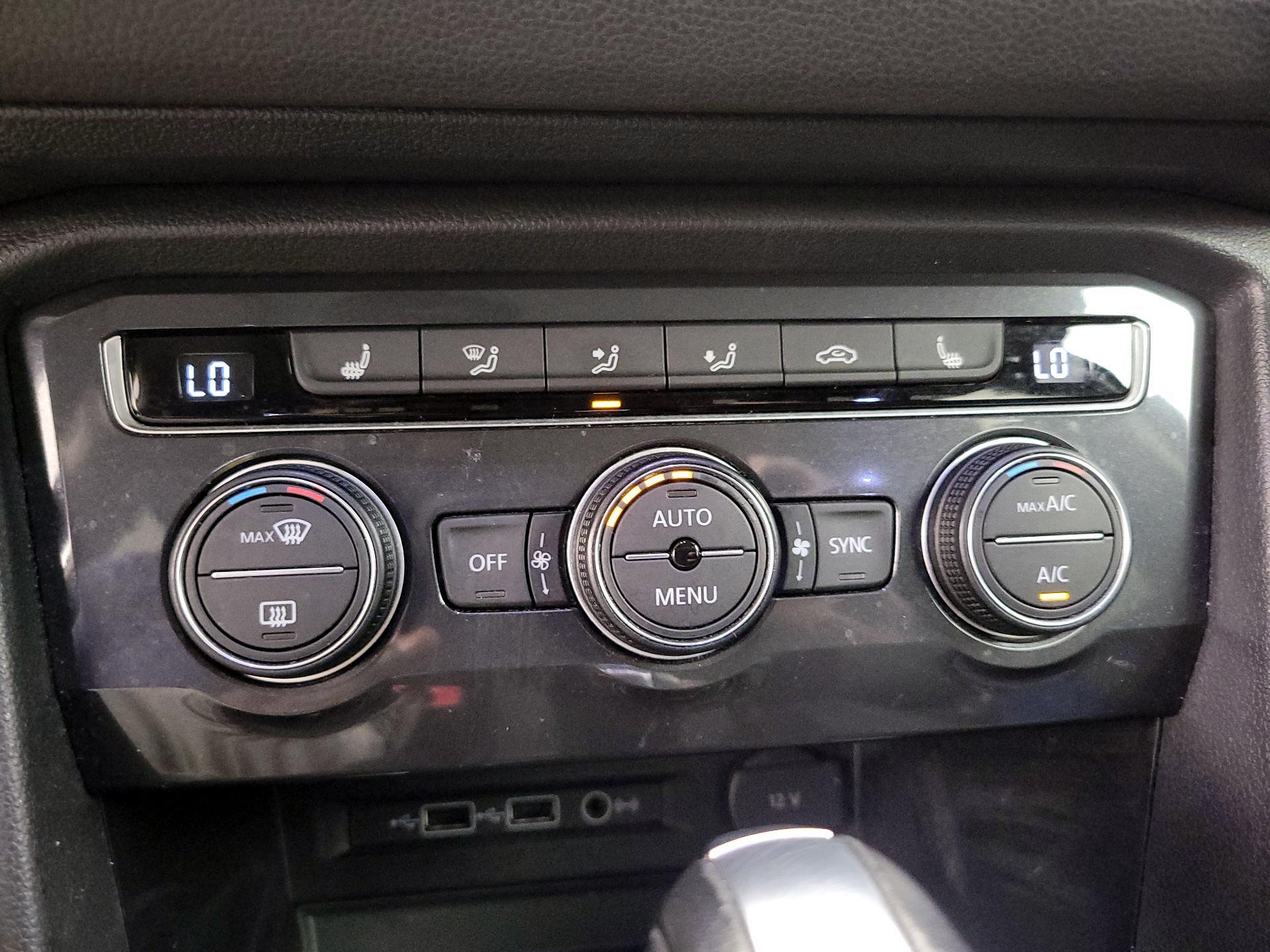 Thumbnail: 2020 Volkswagen Tiguan - 14