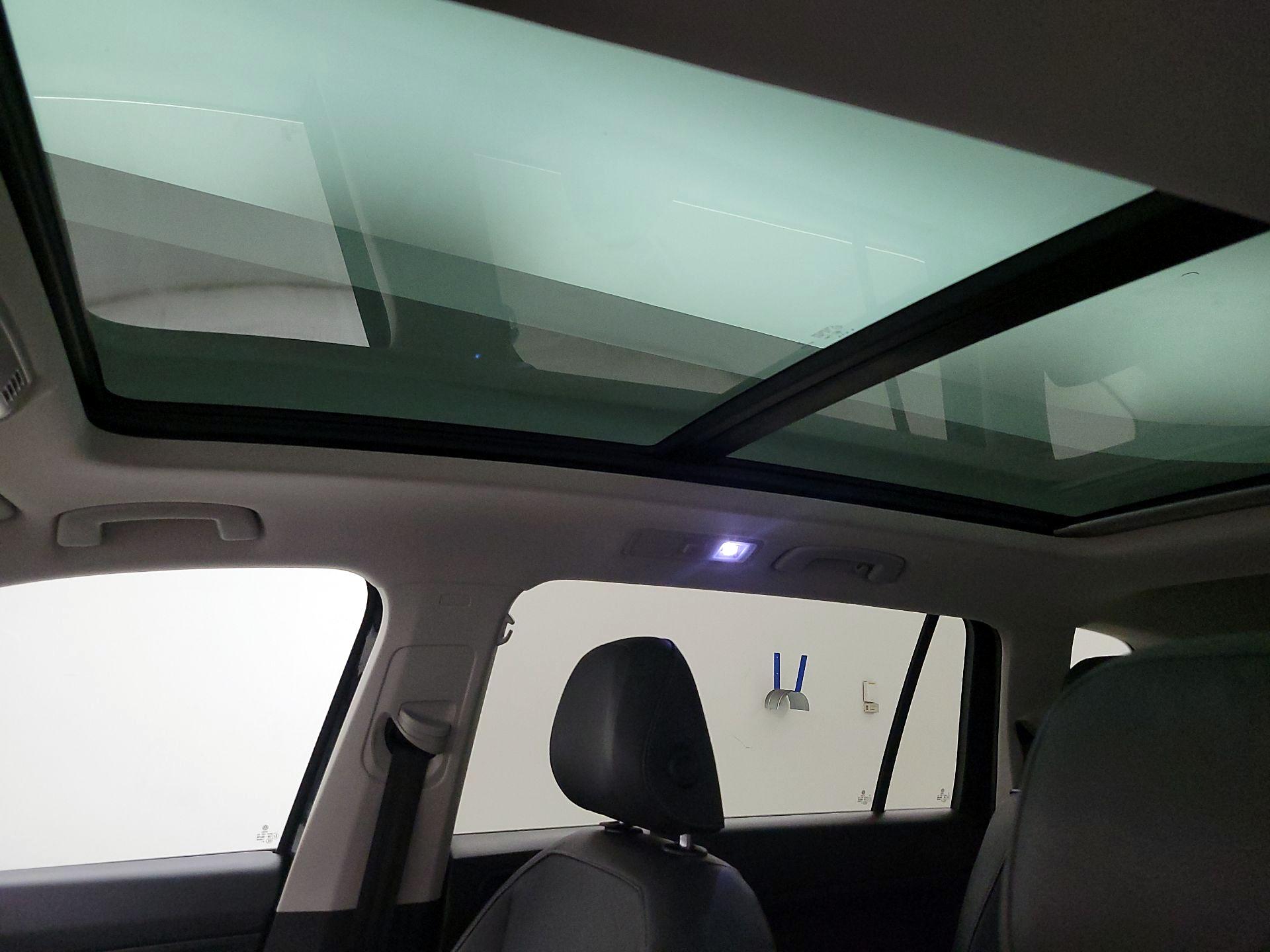 Thumbnail: 2020 Volkswagen Tiguan - 17