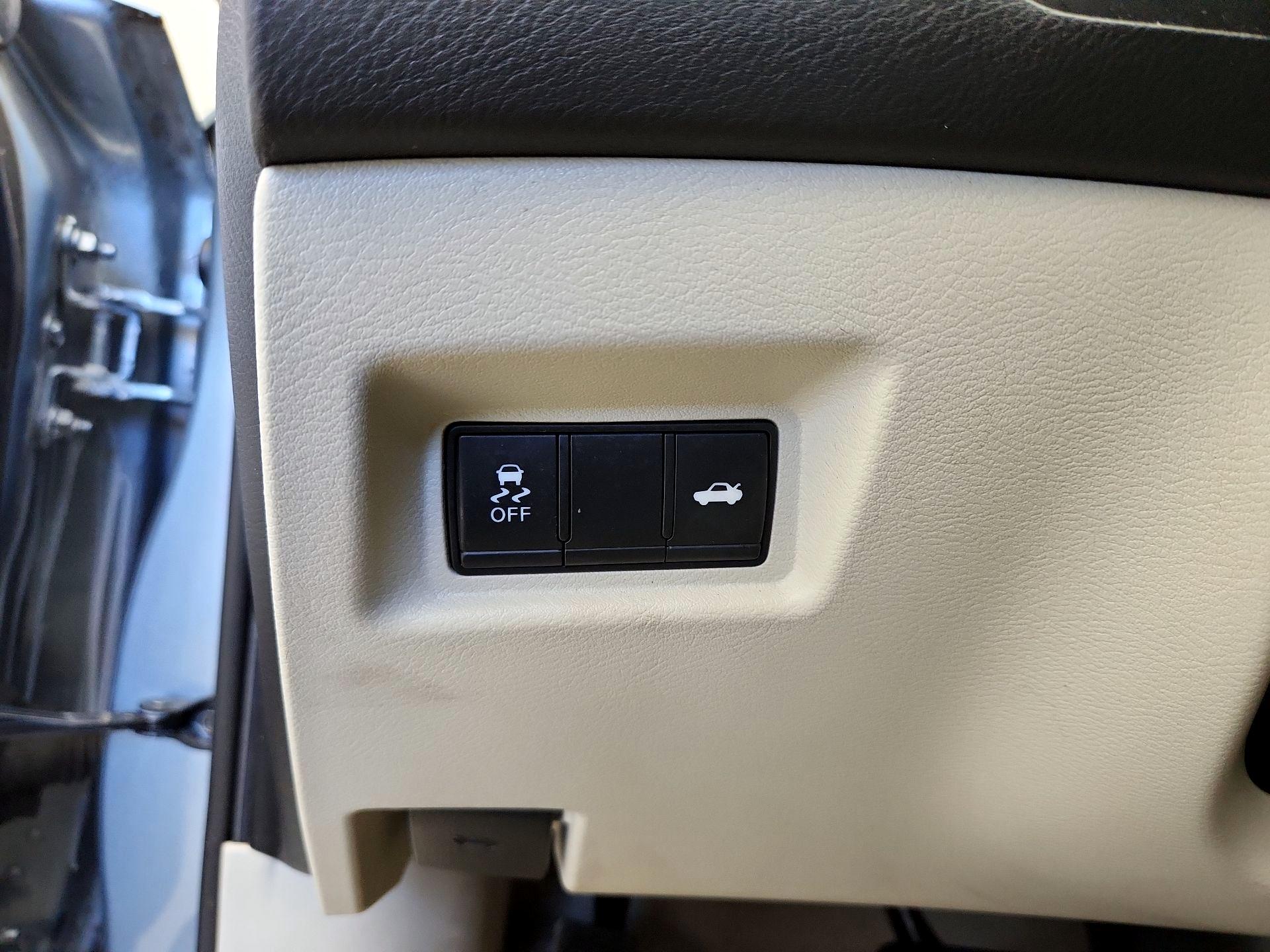 Thumbnail: 2020 INFINITI Q50 - 13