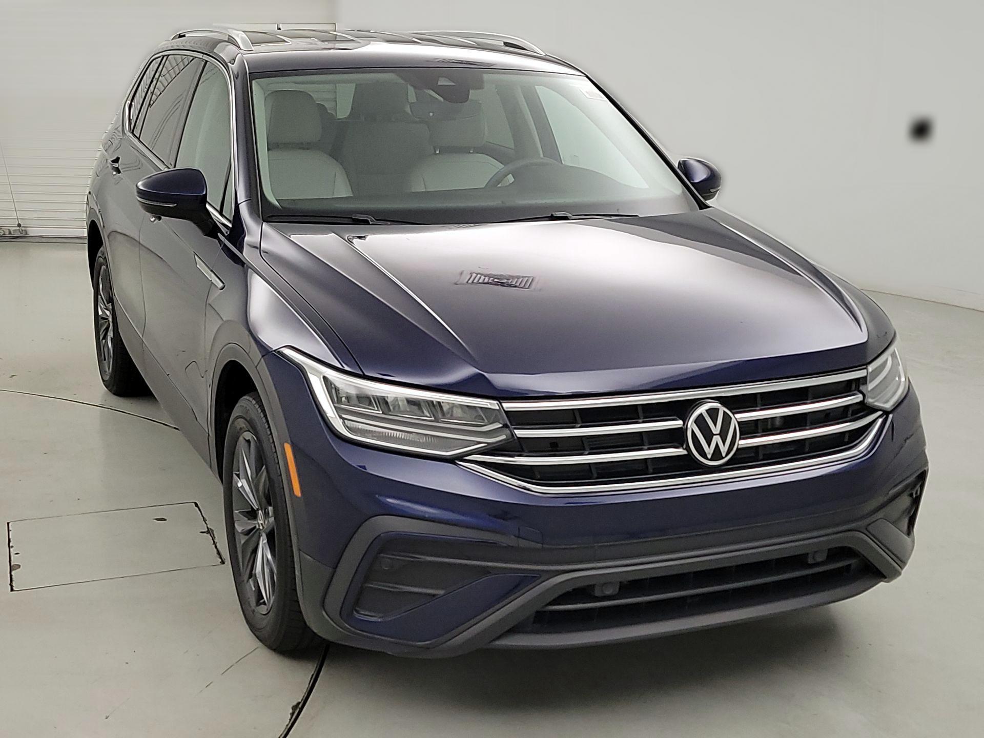 Thumbnail: 2022 Volkswagen Tiguan - 1