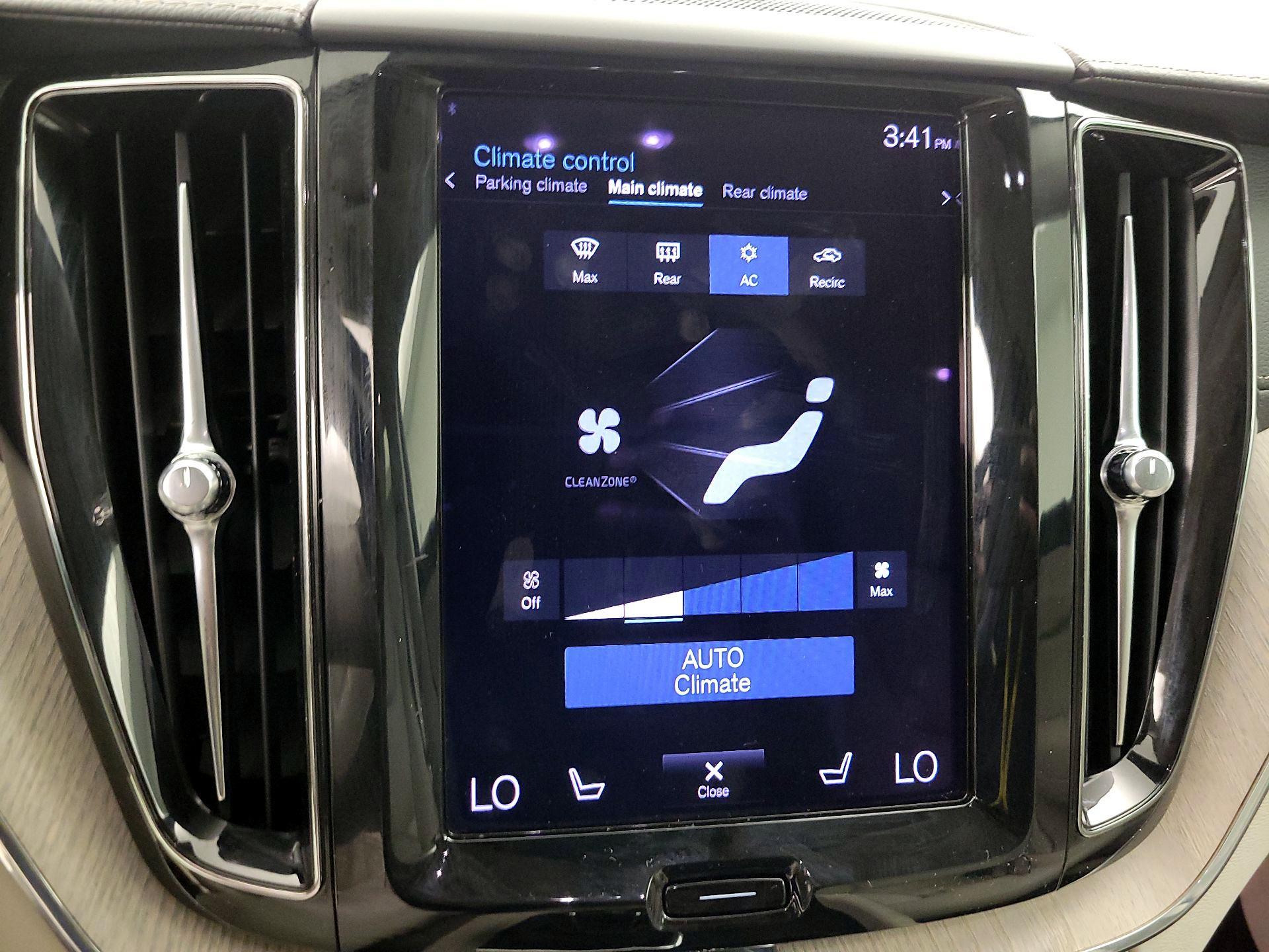 Thumbnail: 2021 Volvo XC60 - 15