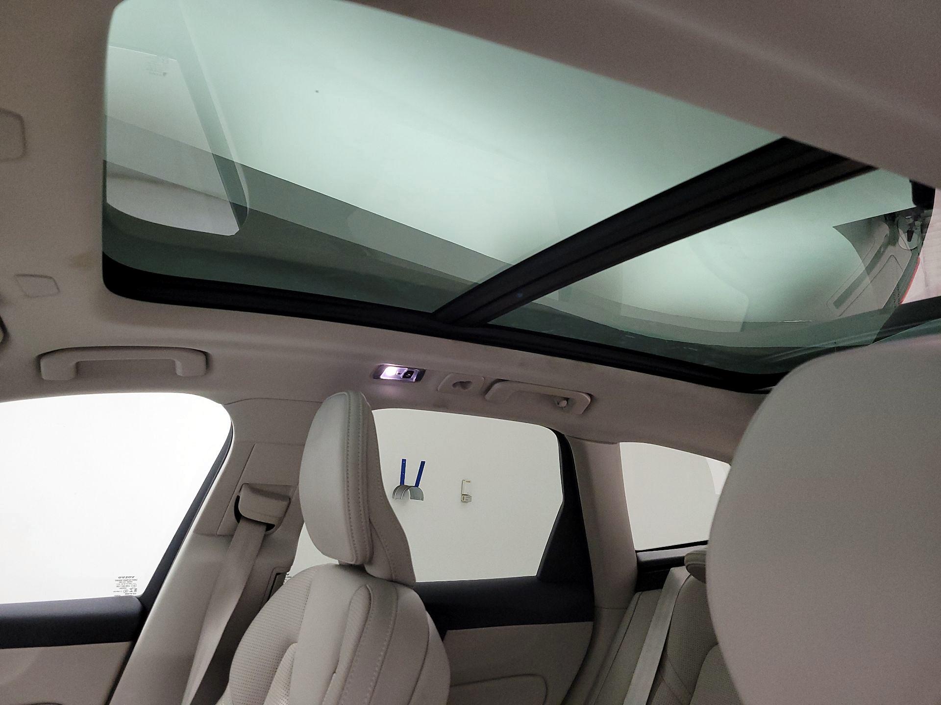 Thumbnail: 2021 Volvo XC60 - 18