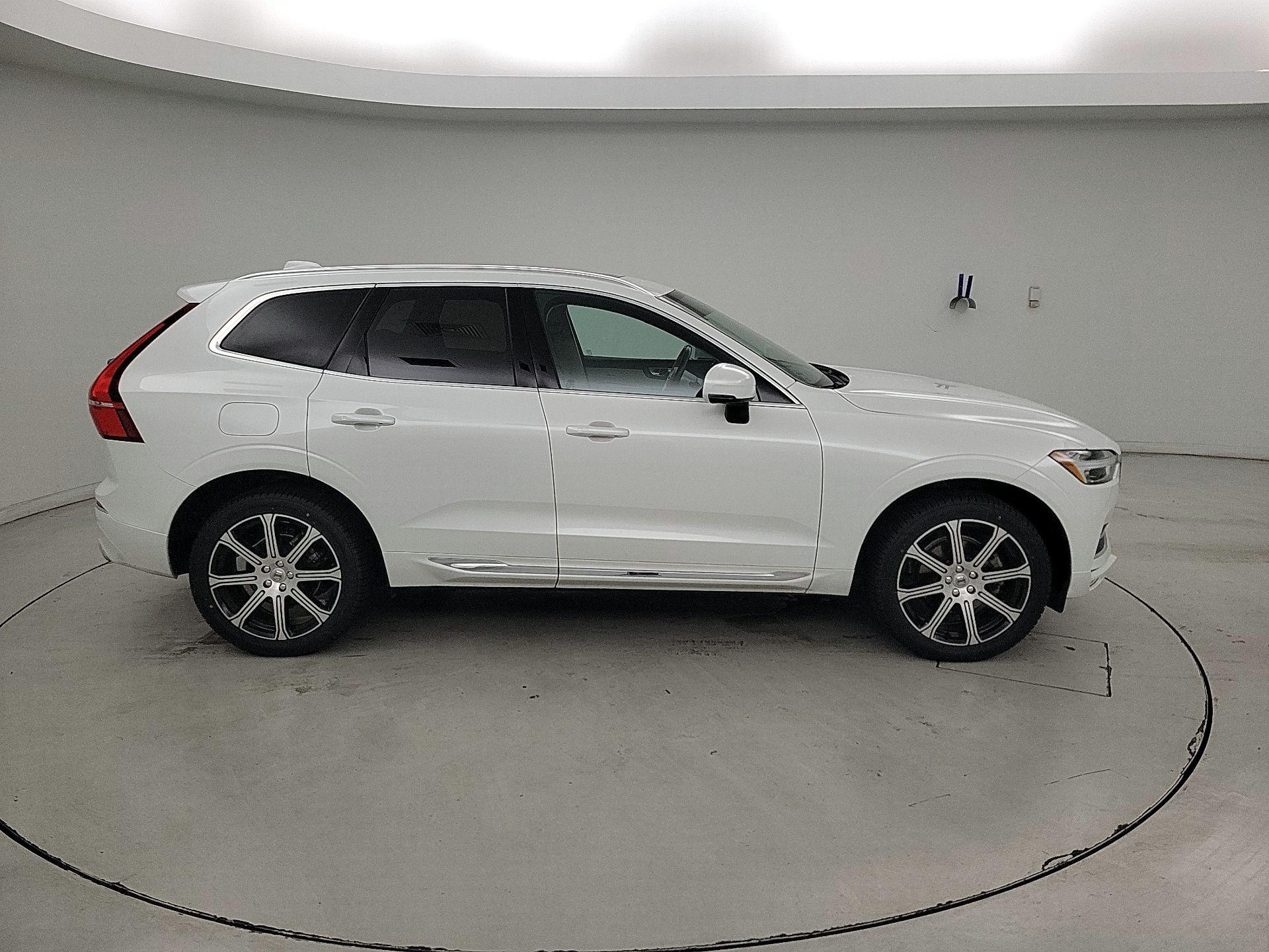 Thumbnail: 2021 Volvo XC60 - 4