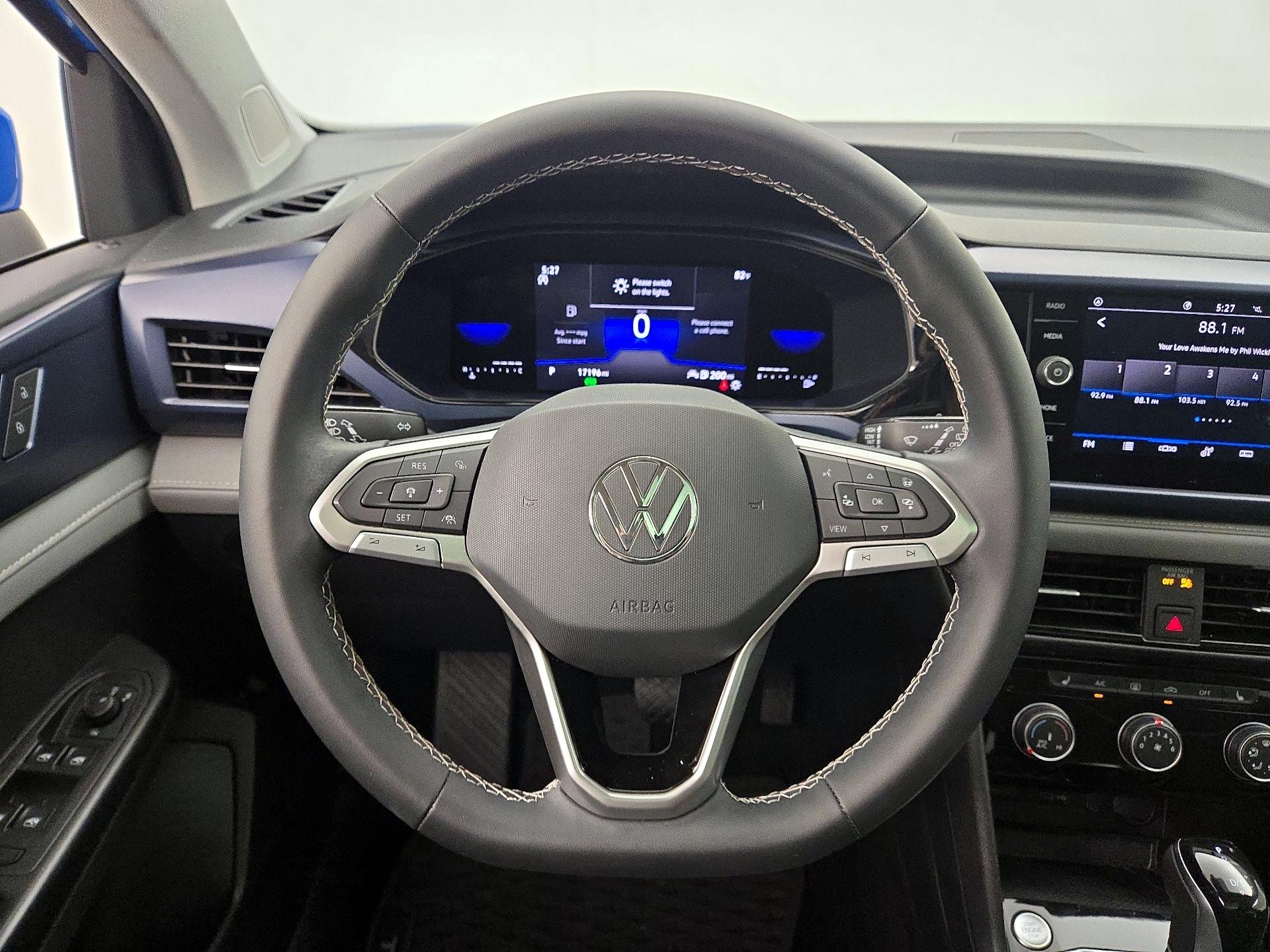 Thumbnail: 2023 Volkswagen Taos - 10